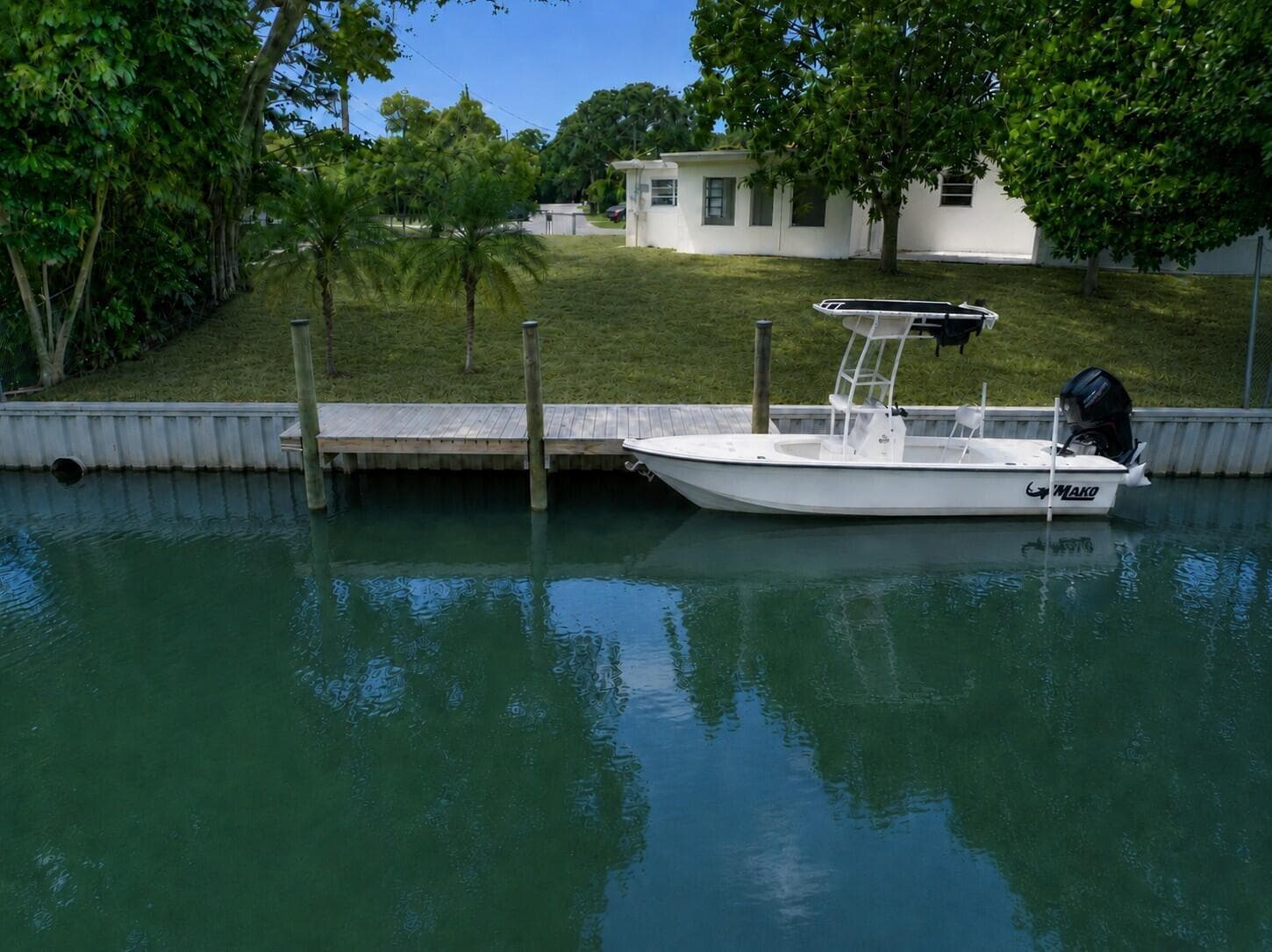 7500 W Lake Drive 1
