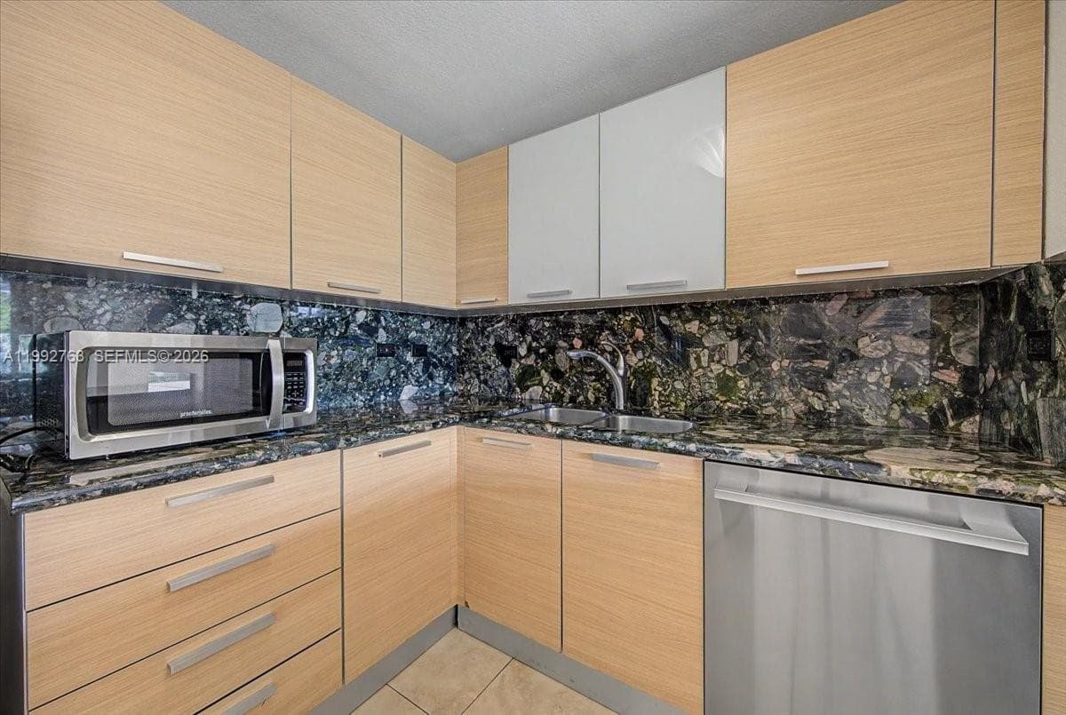 2451 Brickell Ave 4F photo 15
