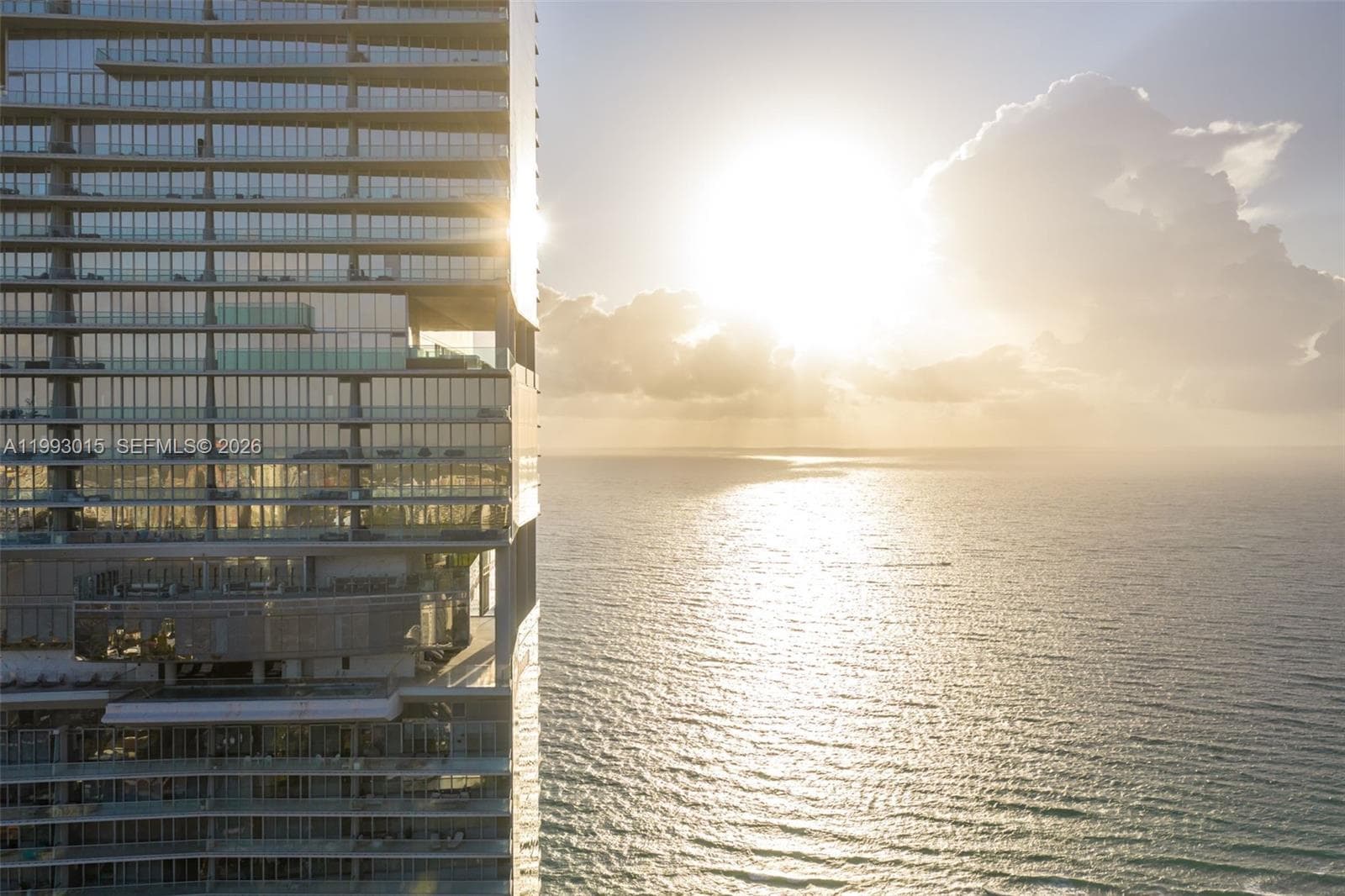 18501 Collins Ave 3