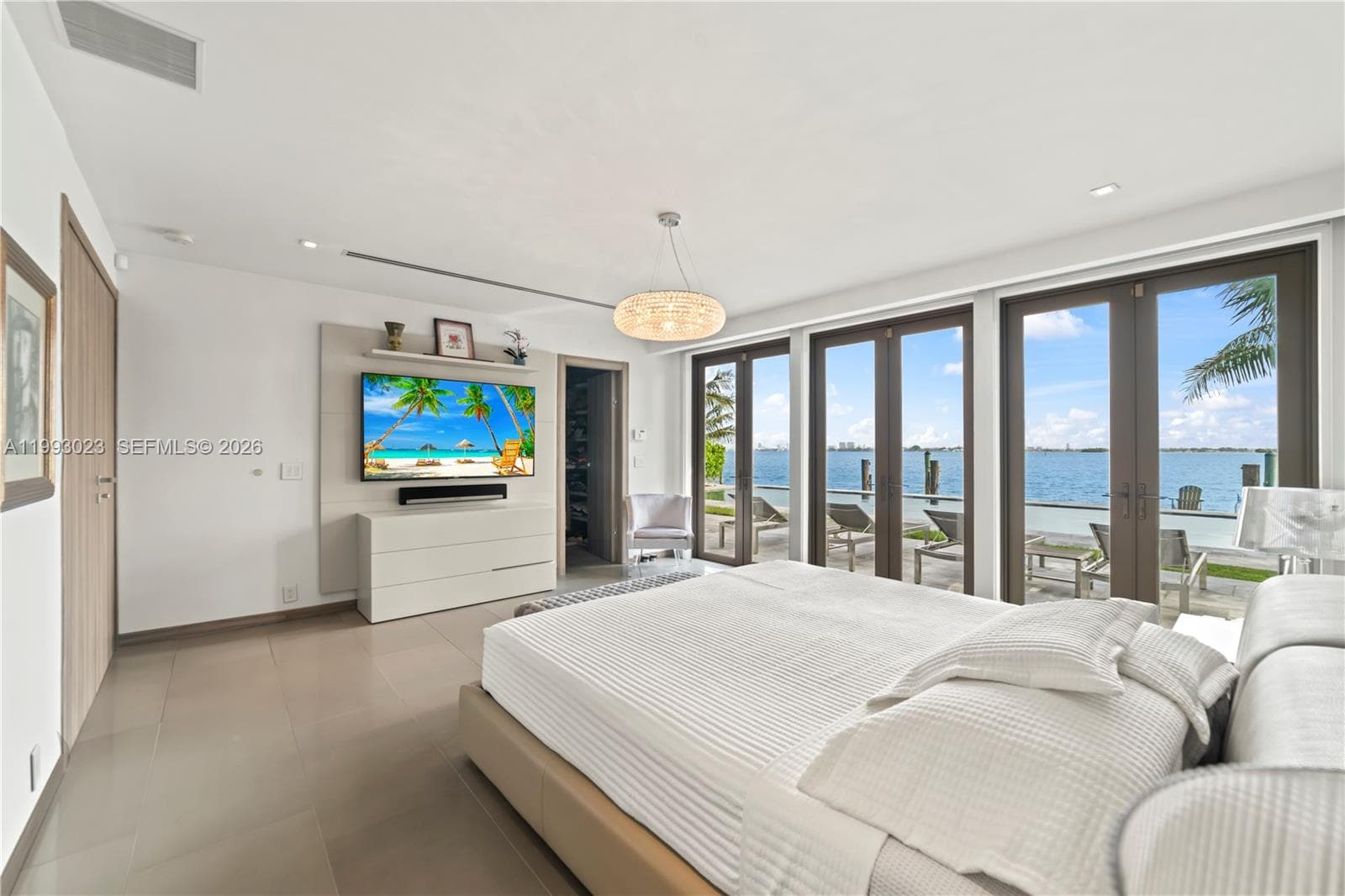 9301 N Bayshore Dr photo 23
