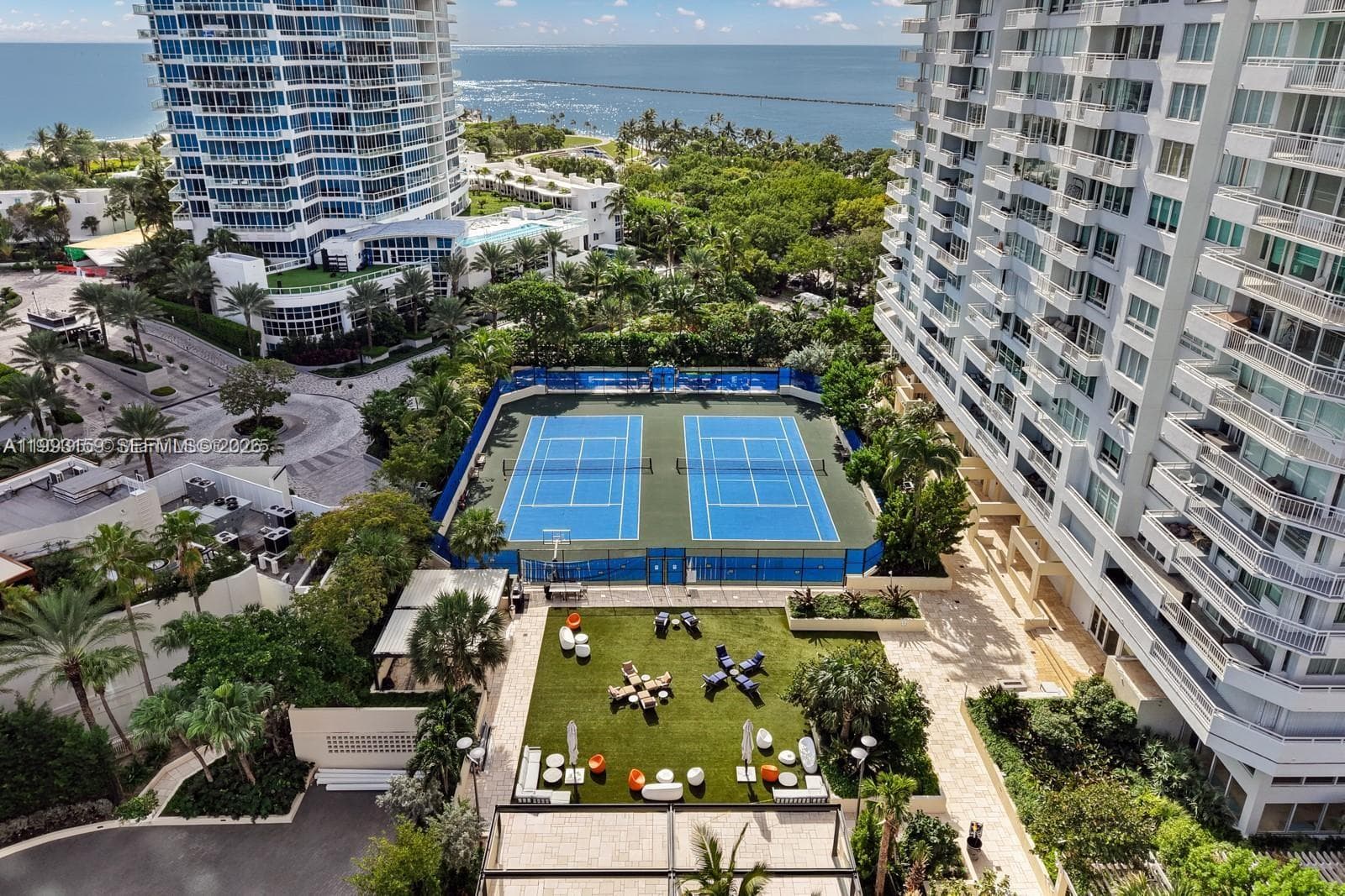 300 Pointe Drive 5