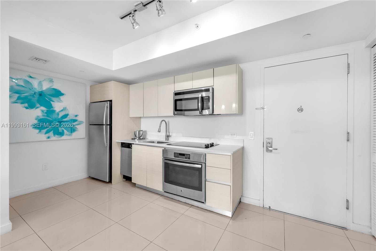 2602 E Hallandale Beach Blvd R2805 photo 7
