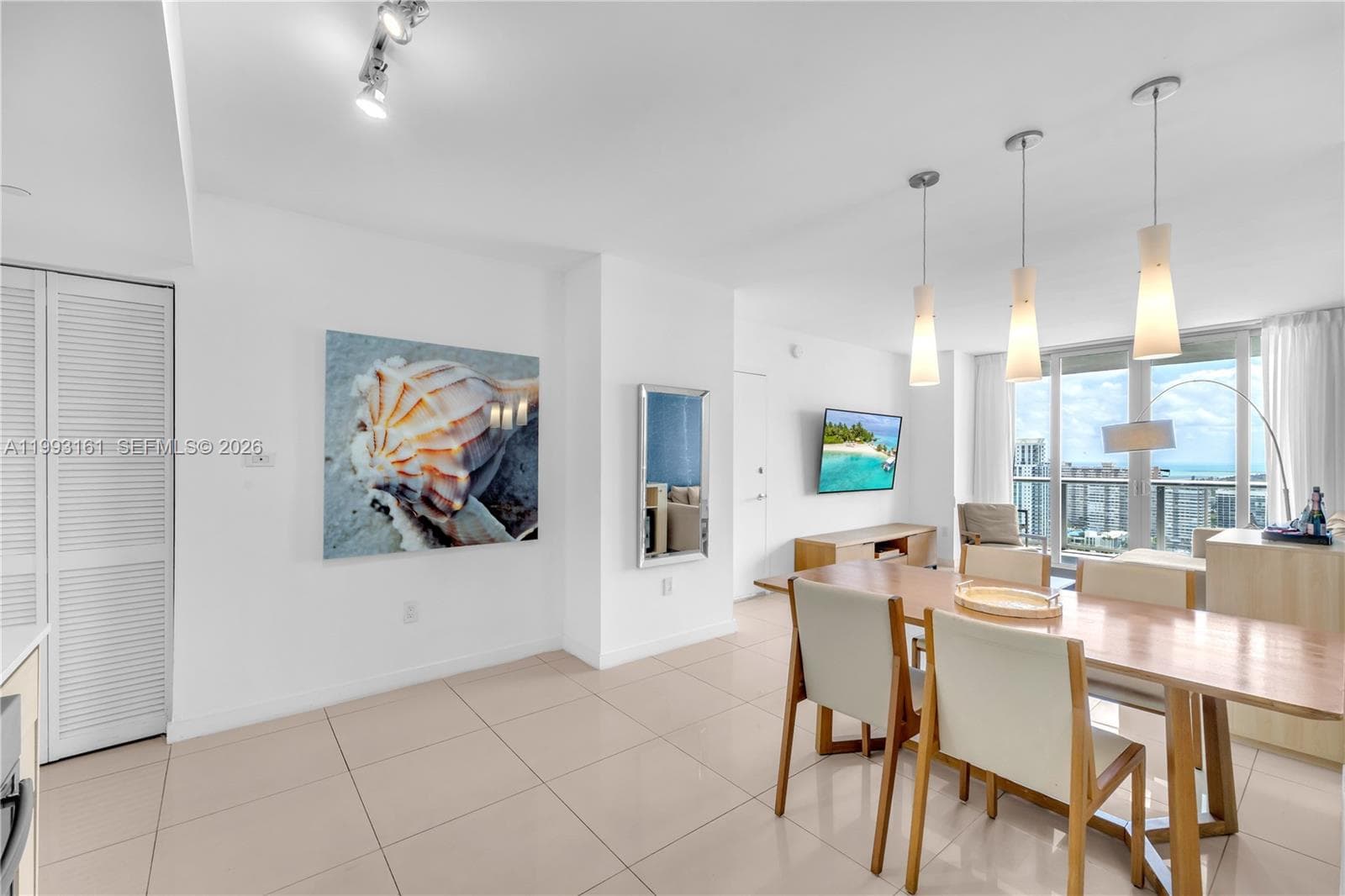 2602 E Hallandale Beach Blvd R2805 photo 4