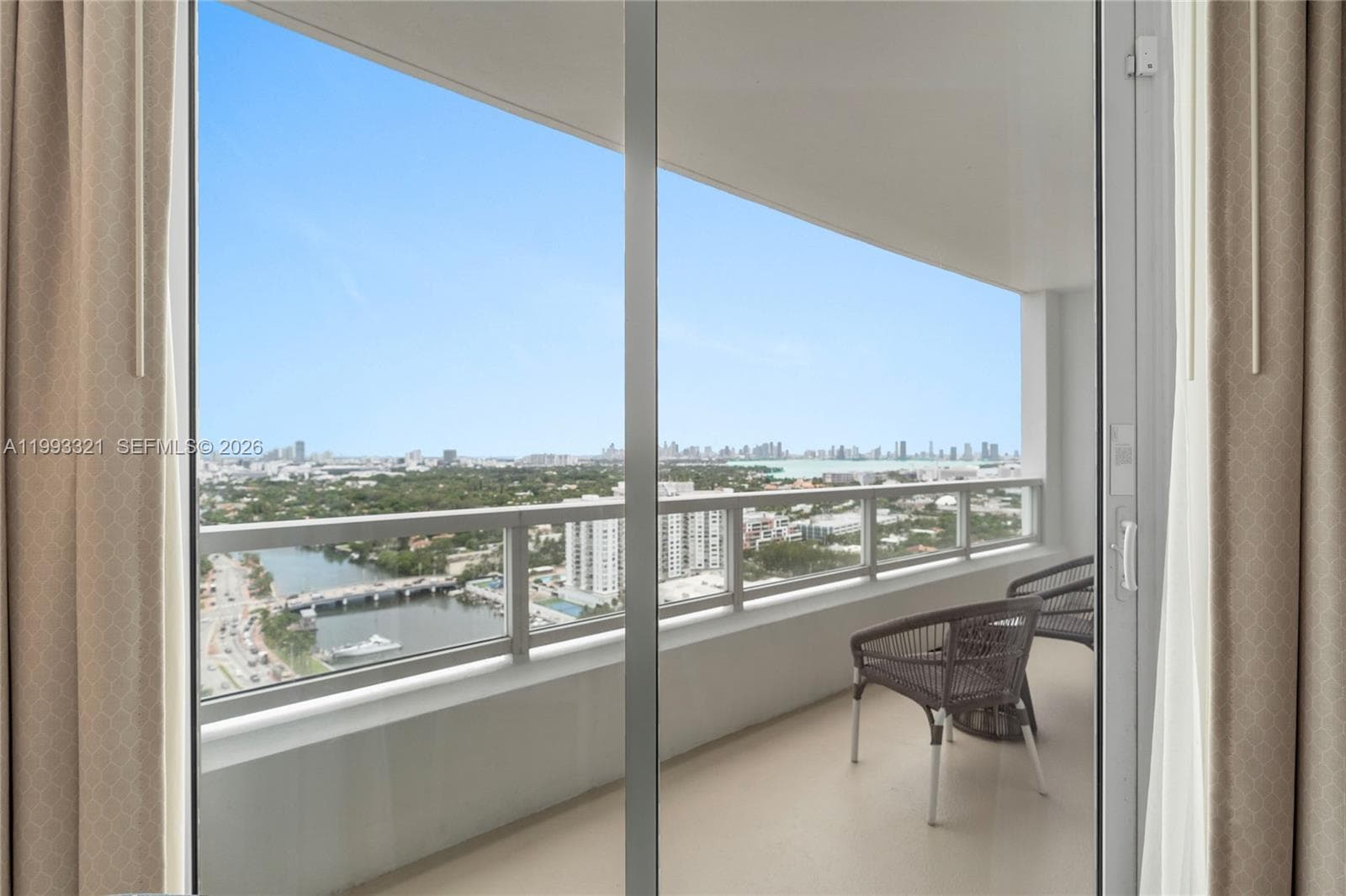 4401 Collins Ave 2610/2612 photo 24