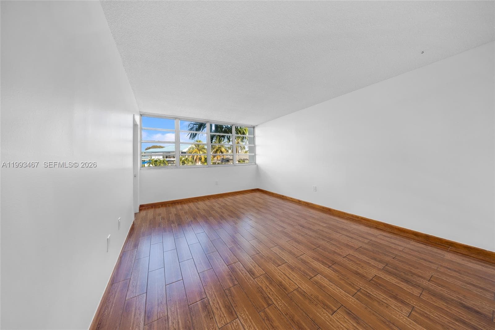 2841 NE 163rd St 215 photo 17