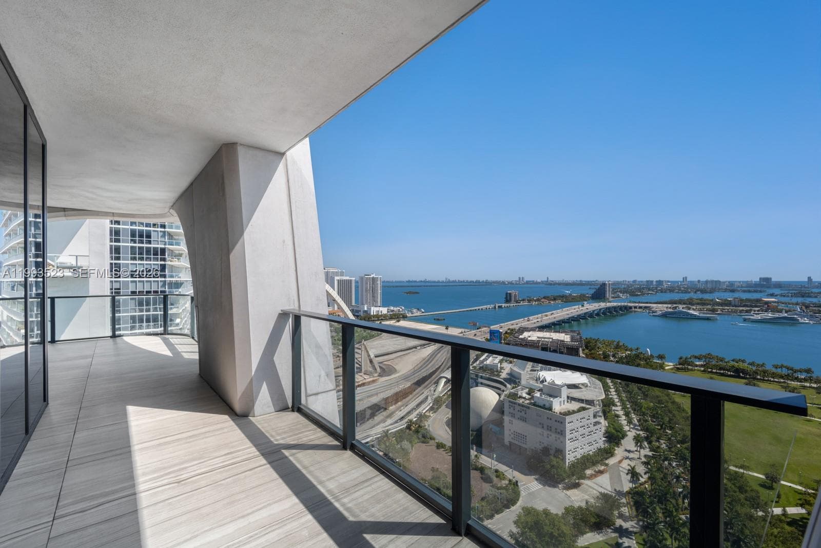 1000 Biscayne Blvd 2702 photo 7