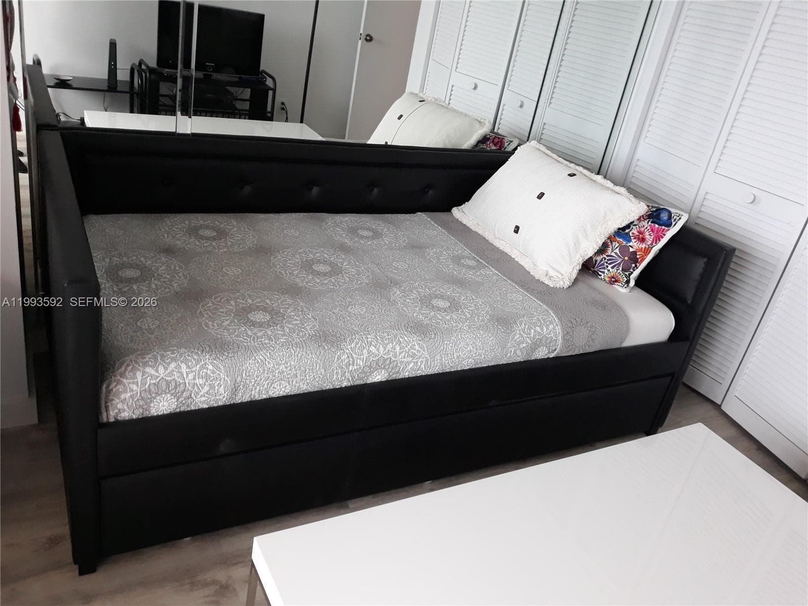 2555 Collins Ave 703 photo 8