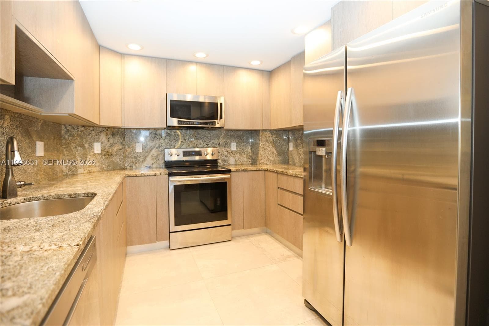 300 Bayview Dr 216 photo 9