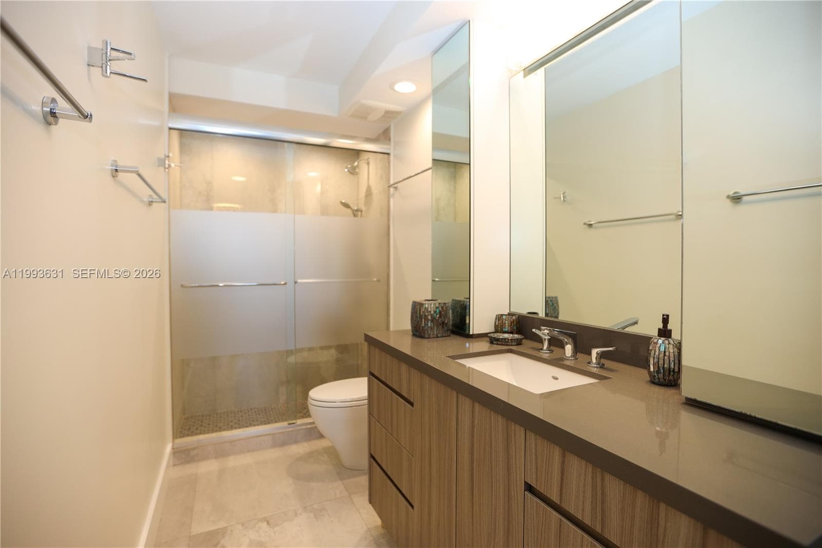 300 Bayview Dr 216 photo 21
