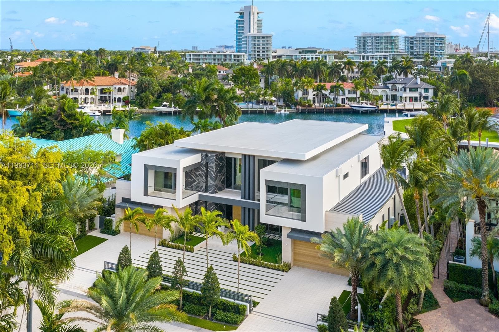 2560 Del Lago Dr 4
