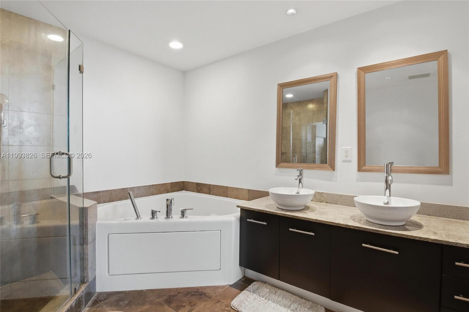 3029 NE 188th St 904 photo 11