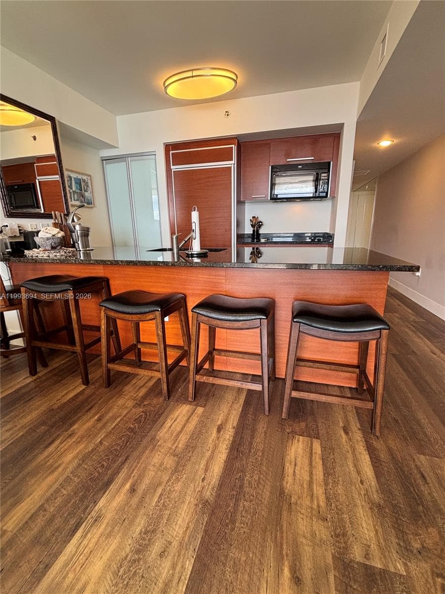 1830 Ocean Dr 4505 photo 6