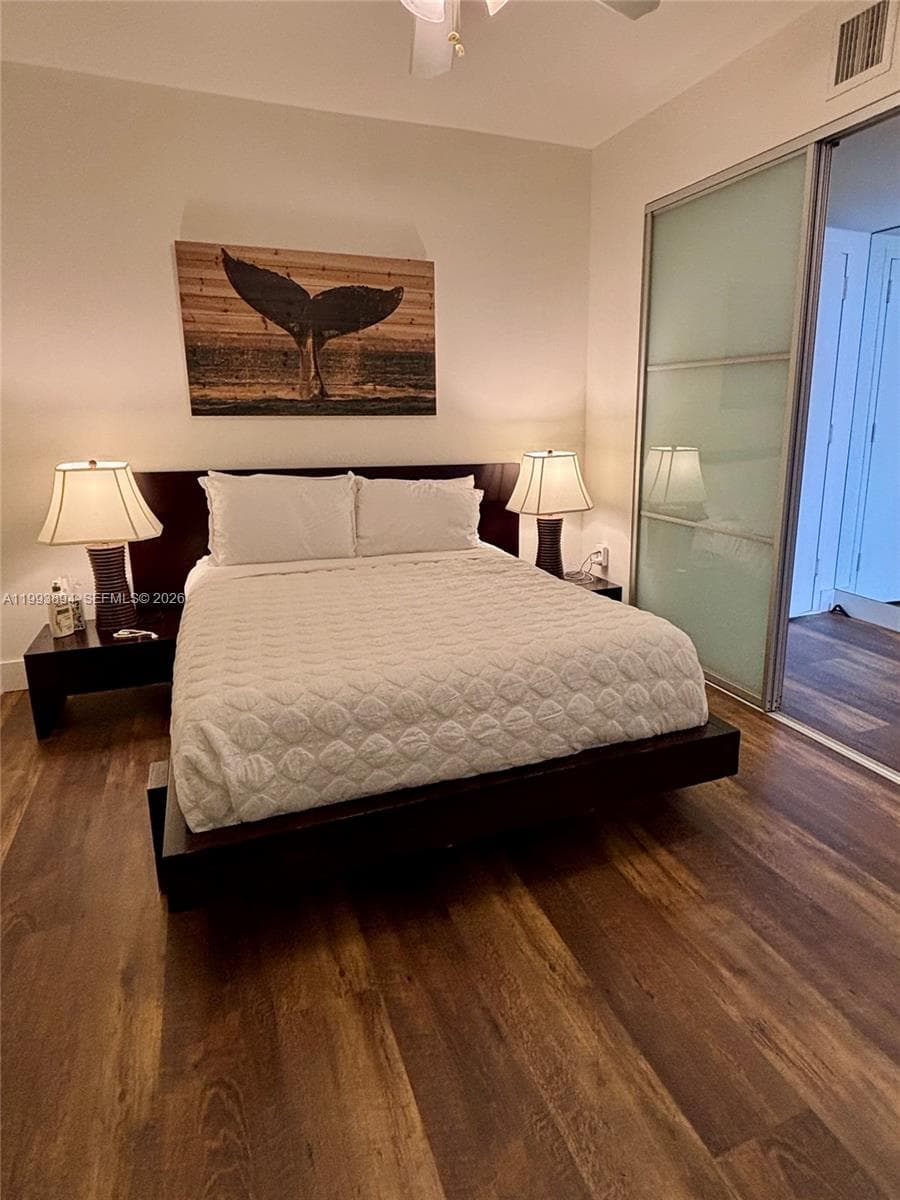 1830 Ocean Dr 4505 photo 10