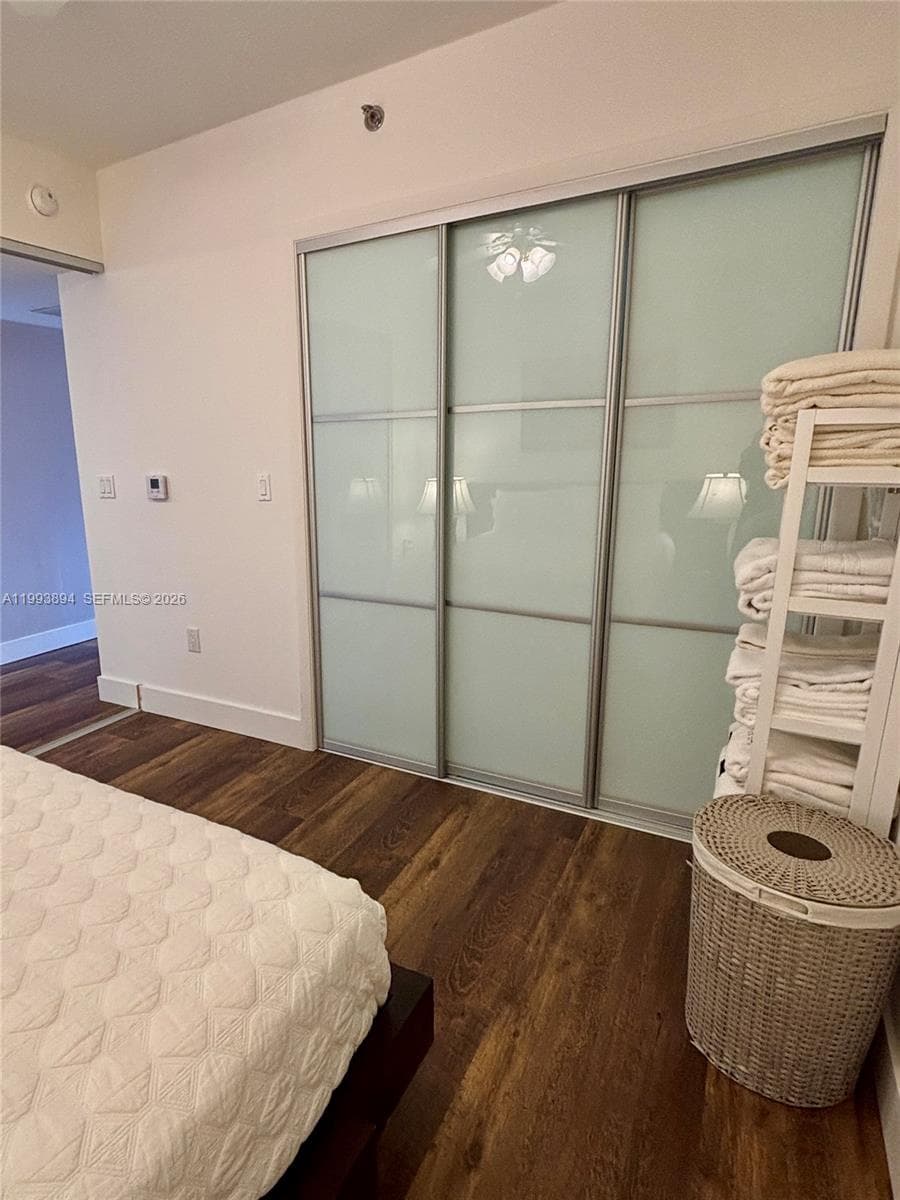1830 Ocean Dr 4505 photo 11