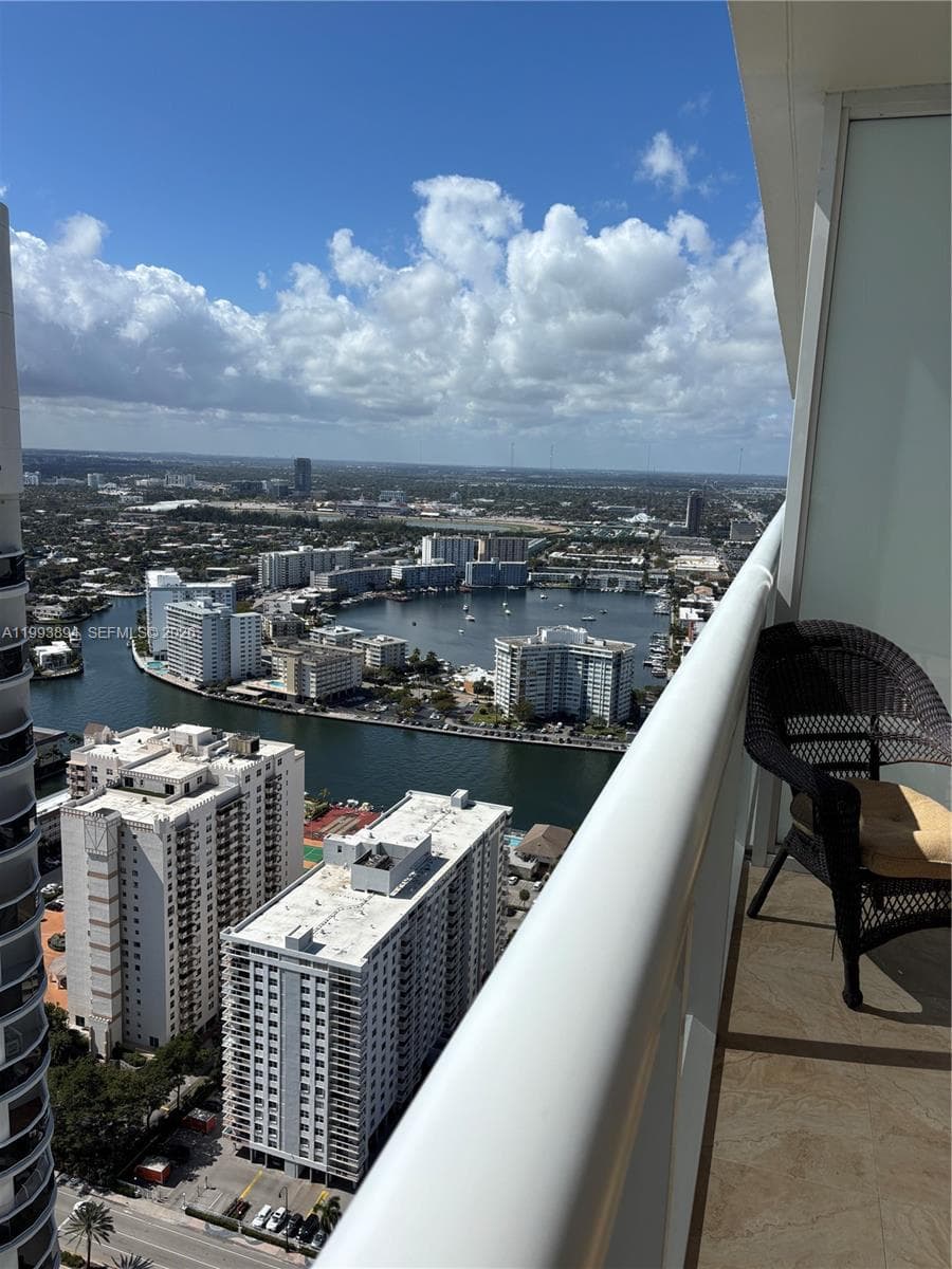 1830 Ocean Dr 4505 photo 19