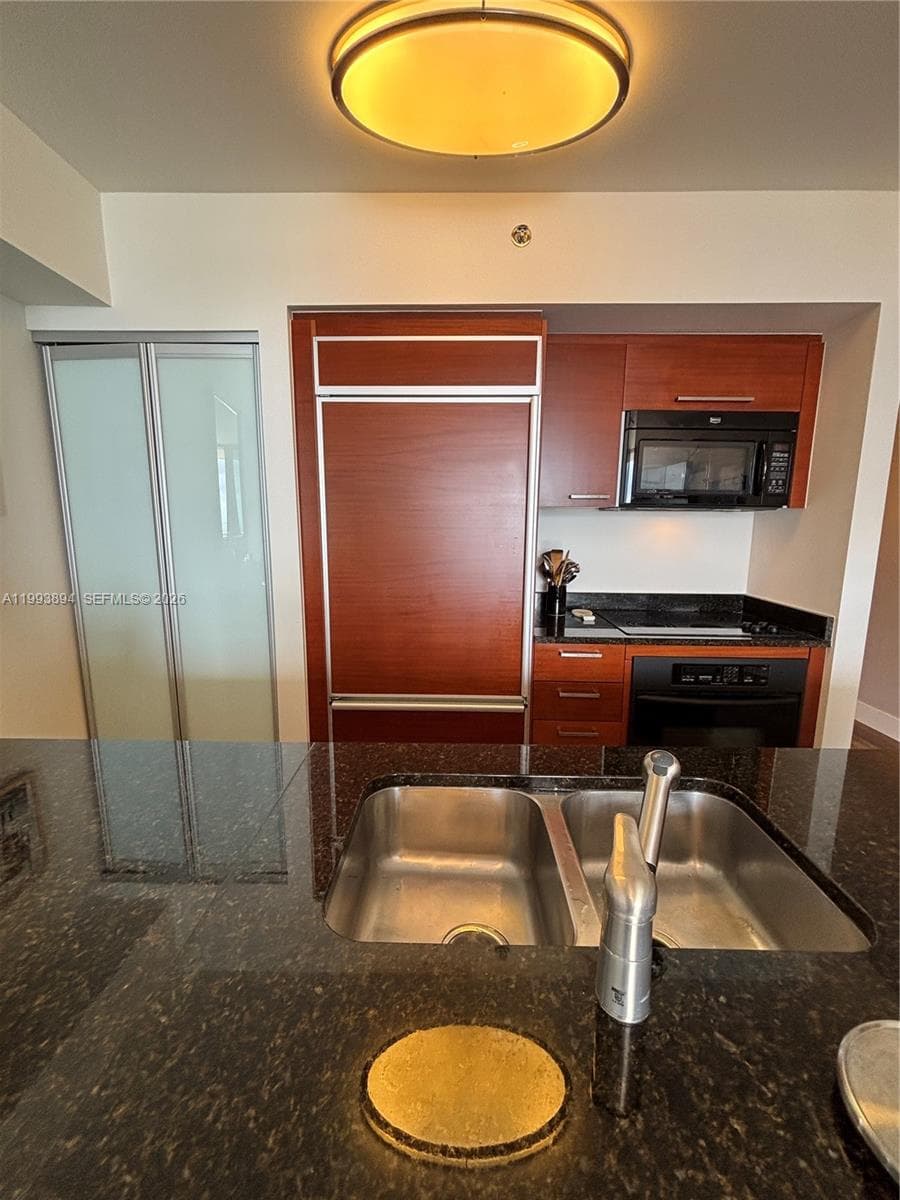 1830 Ocean Dr 4