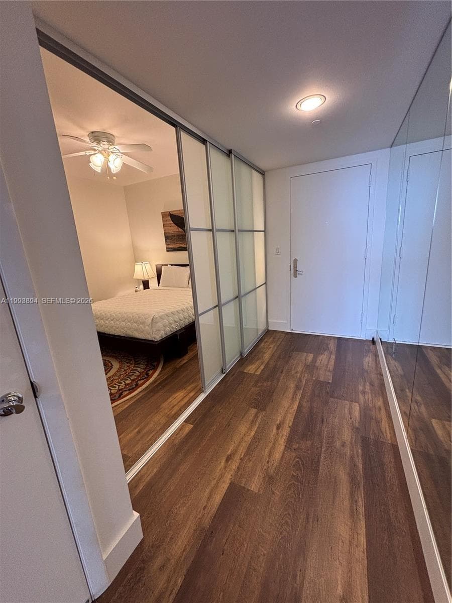 1830 Ocean Dr 4505 photo 8