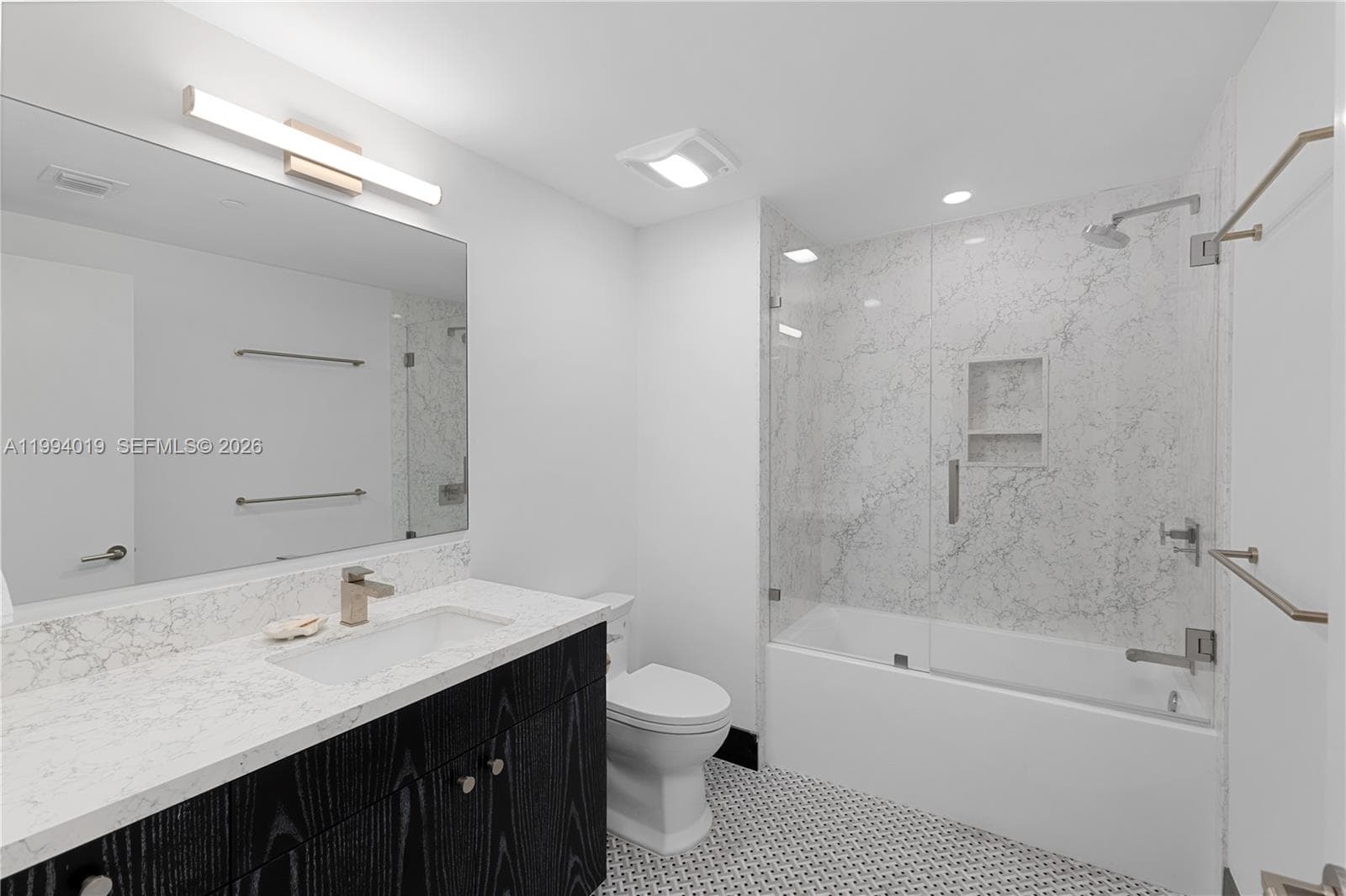 10201 E Bay Harbor Dr 507 photo 22