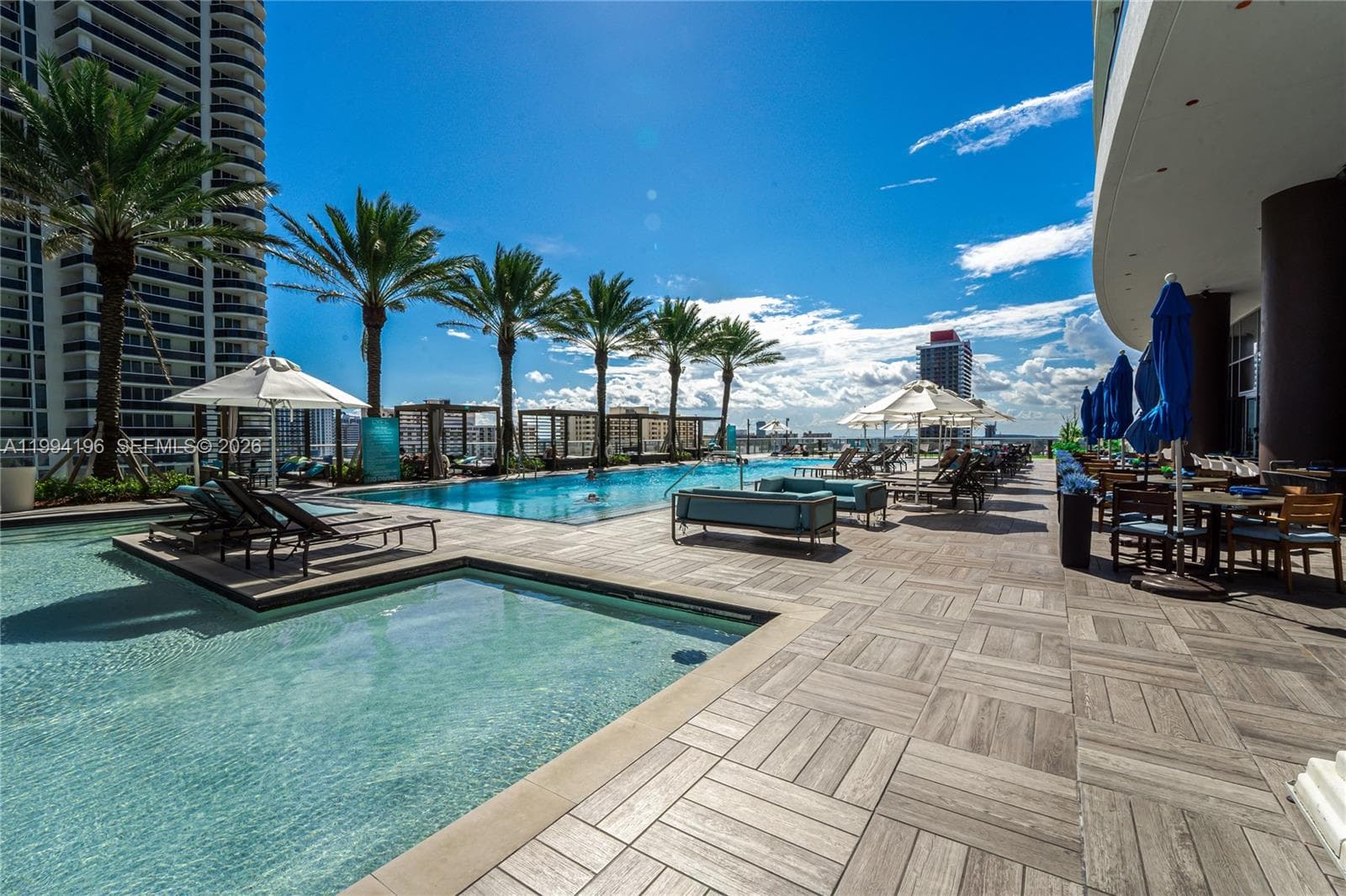 4111 Ocean Dr 4