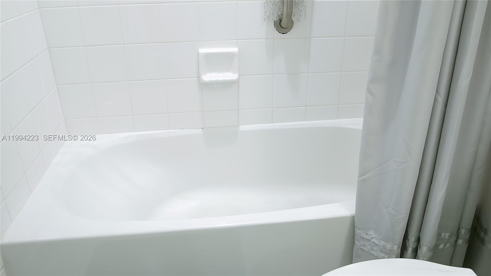 18100 N Bay Rd 906 photo 5