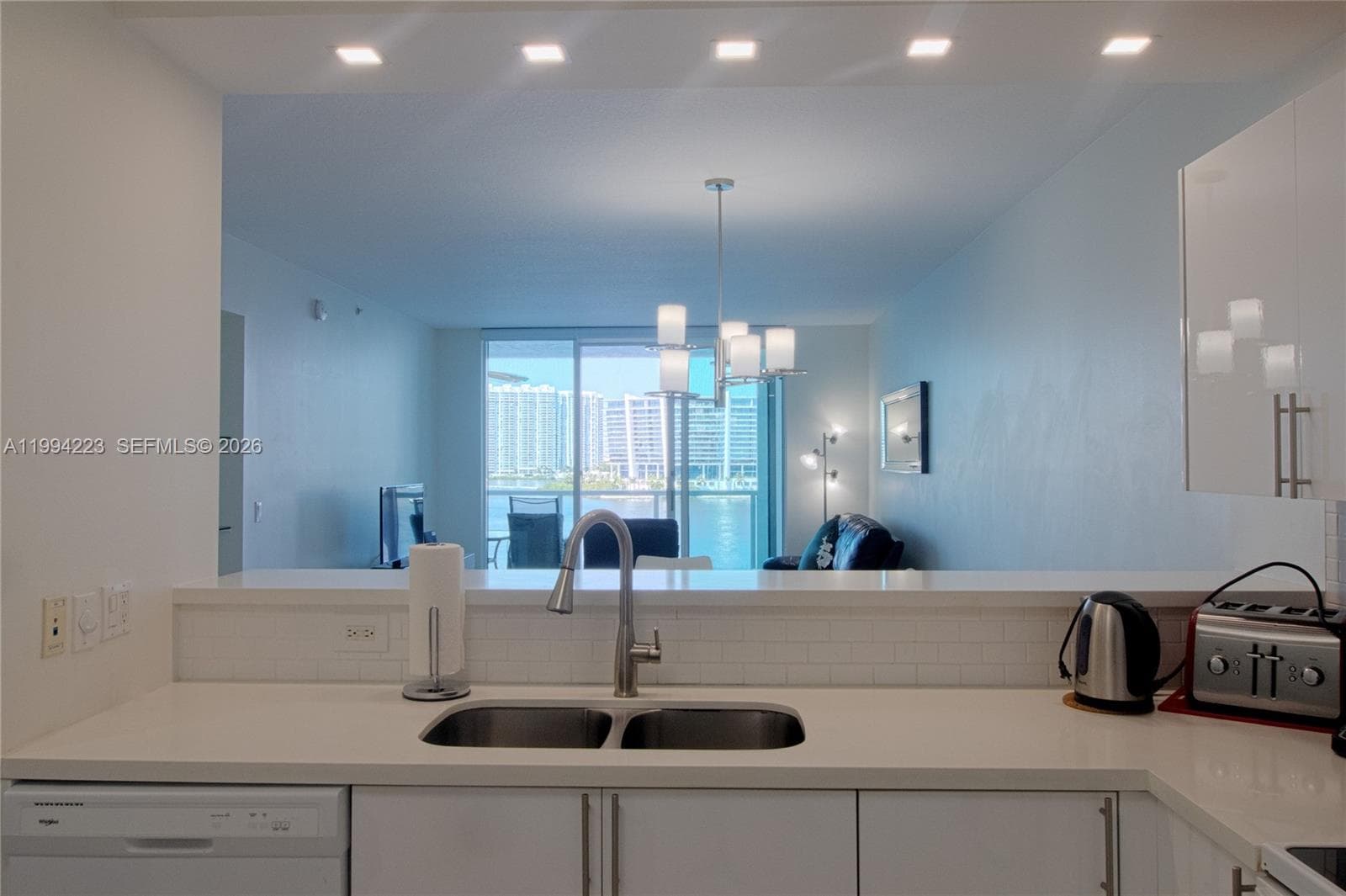 18100 N Bay Rd 906 photo 24