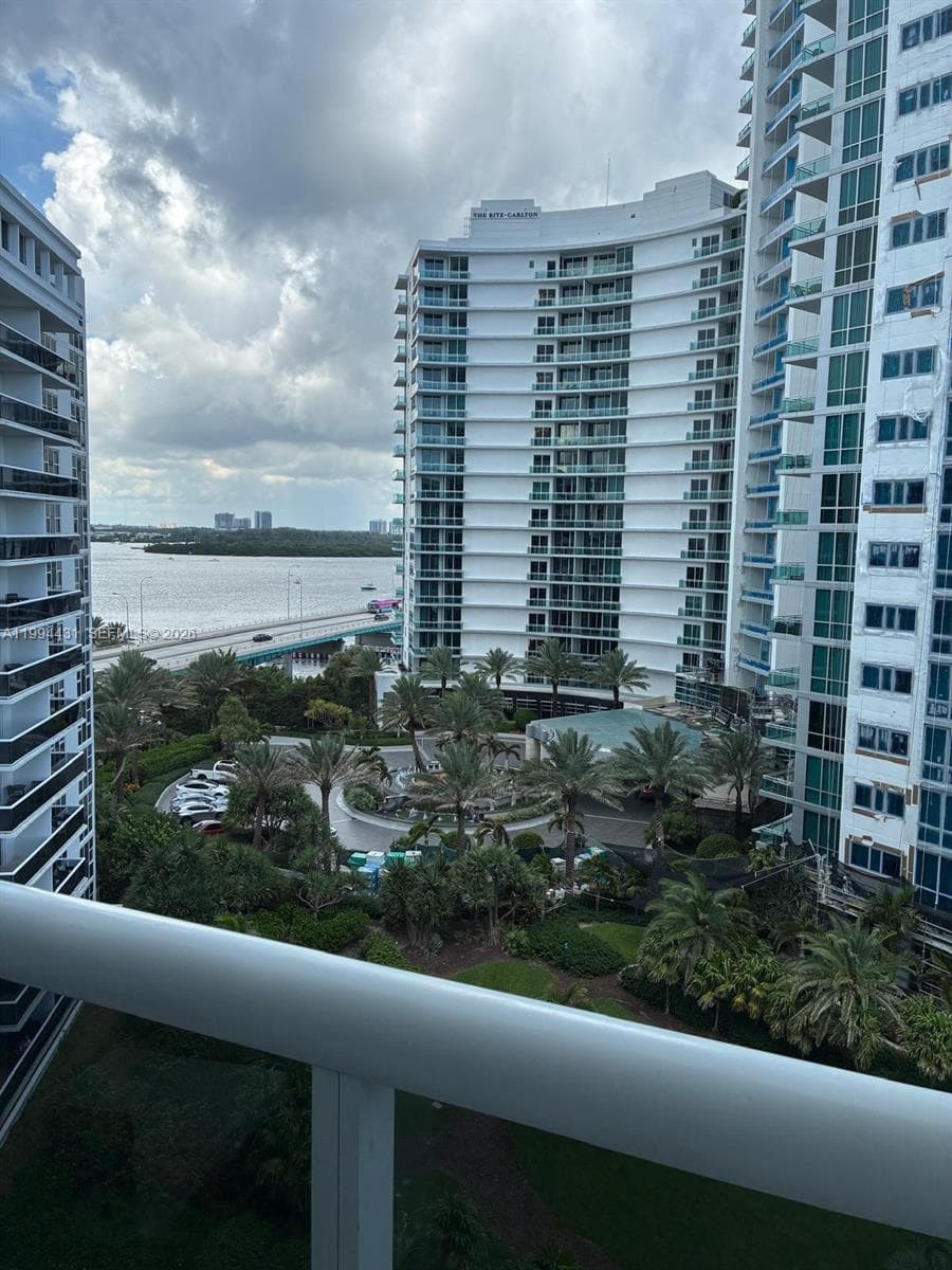 10275 Collins Ave 1004 photo 3