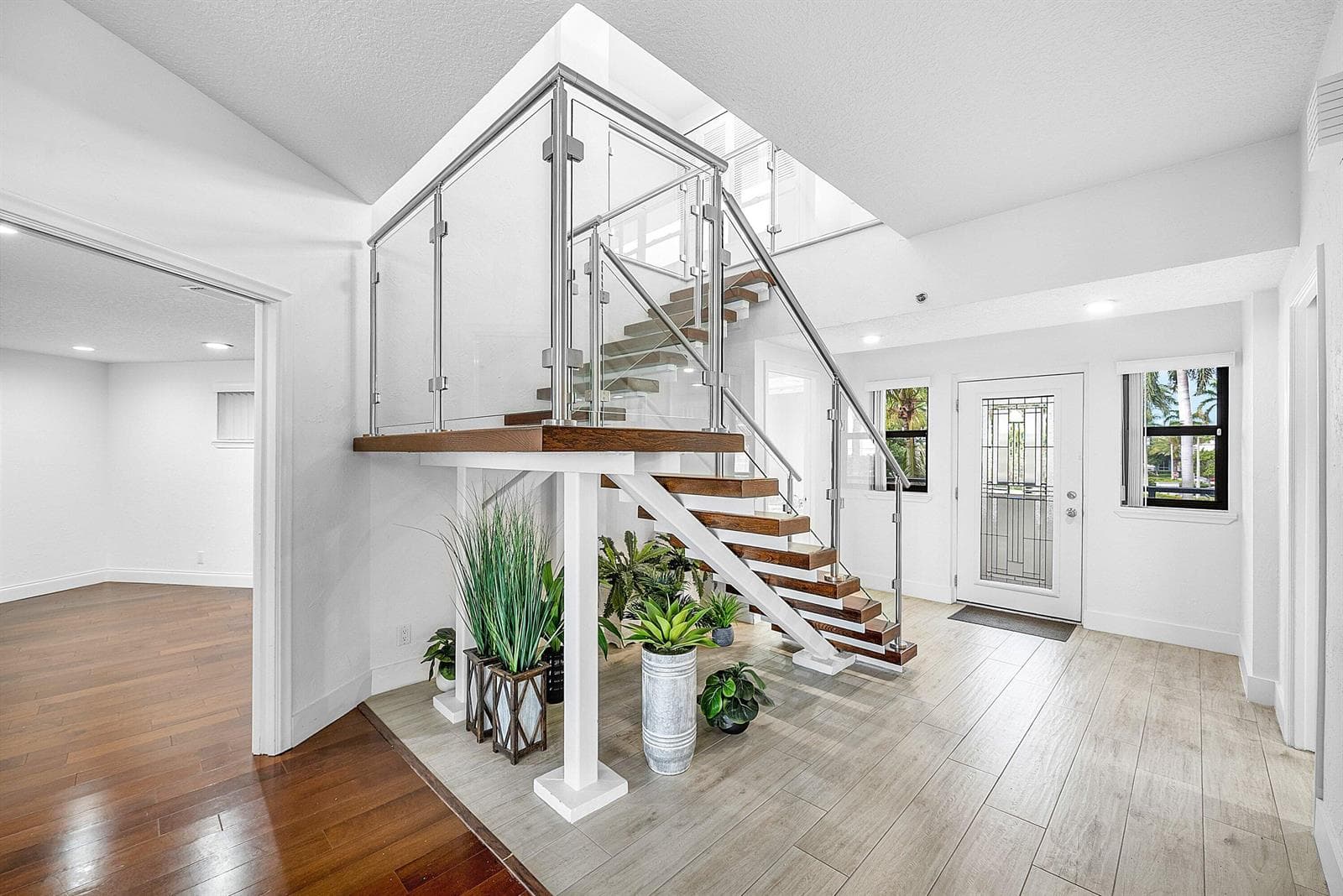 1035 S Federal Highway #213 5