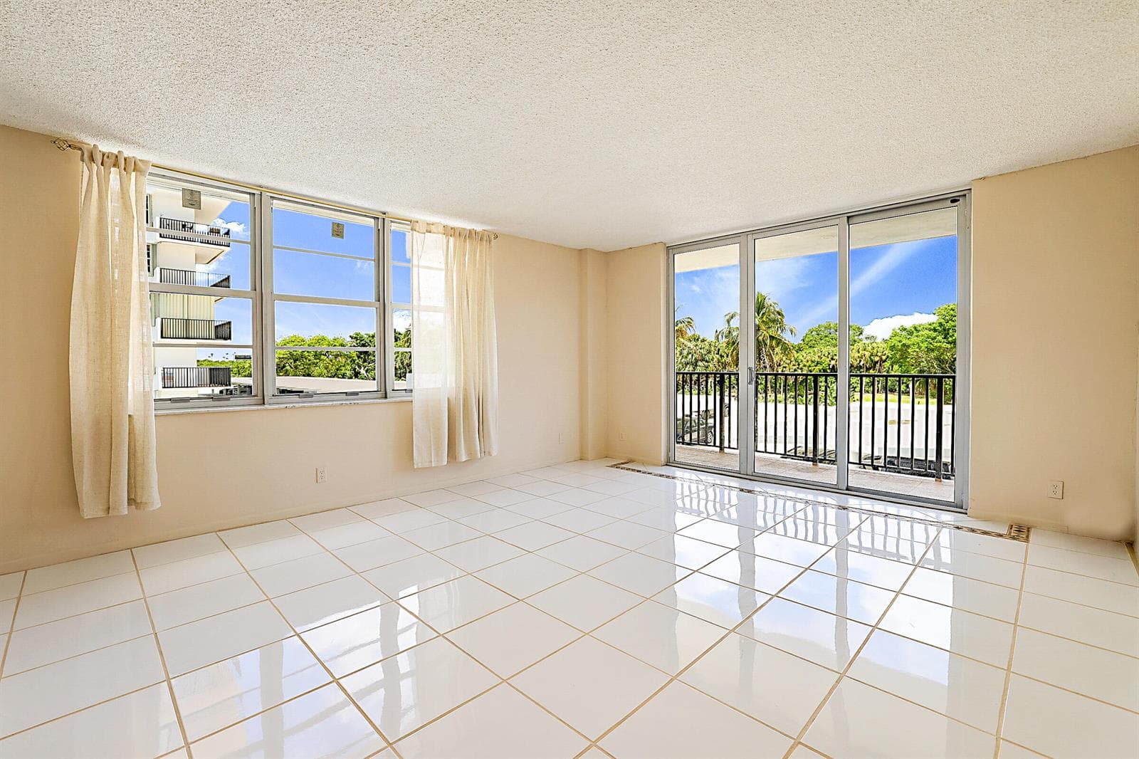 2121 N Ocean Boulevard #302e 3
