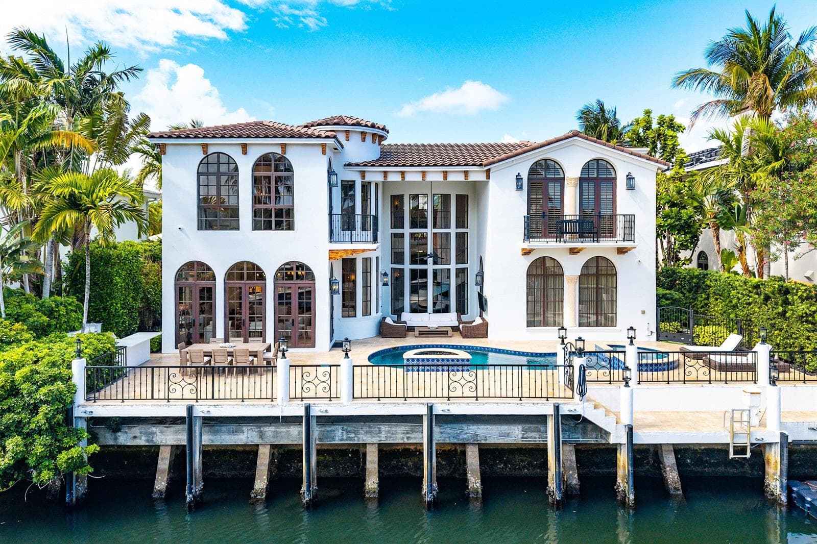 520 NE Waterway 4