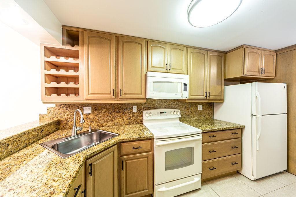 6 Royal Palm Way #102 3
