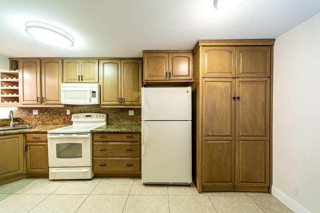 6 Royal Palm Way #102 4