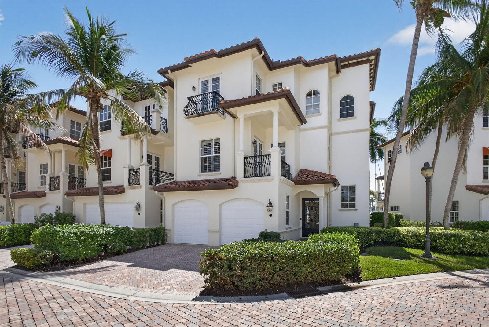 24 Marina Gardens Drive 3