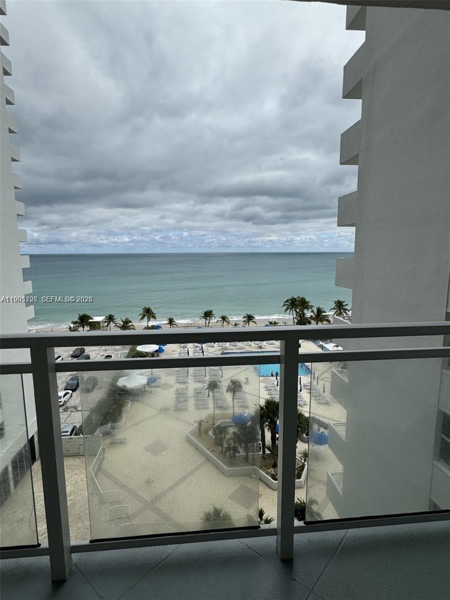 2030 S Ocean Dr 815 photo 1