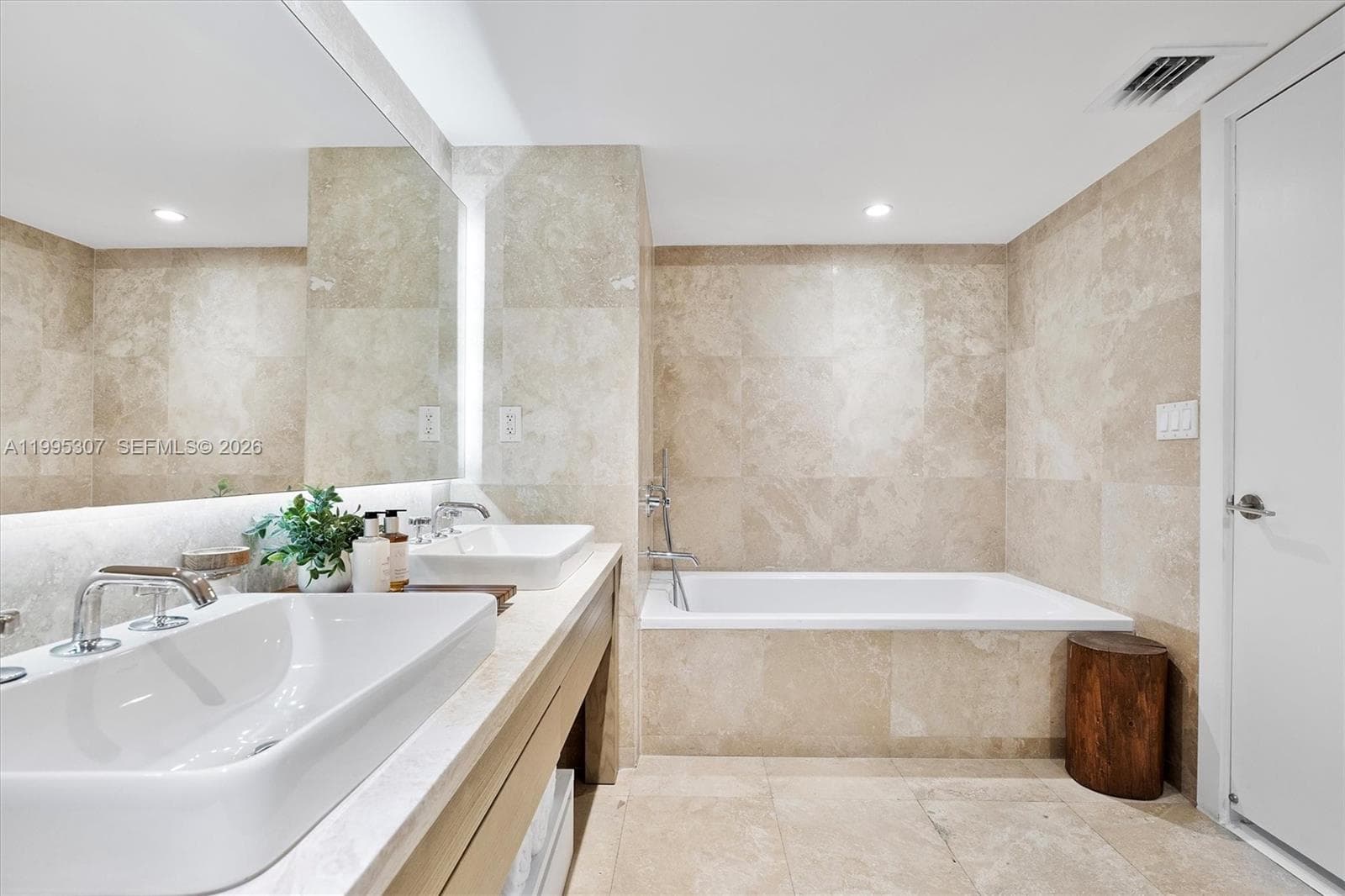 1413 photo 25