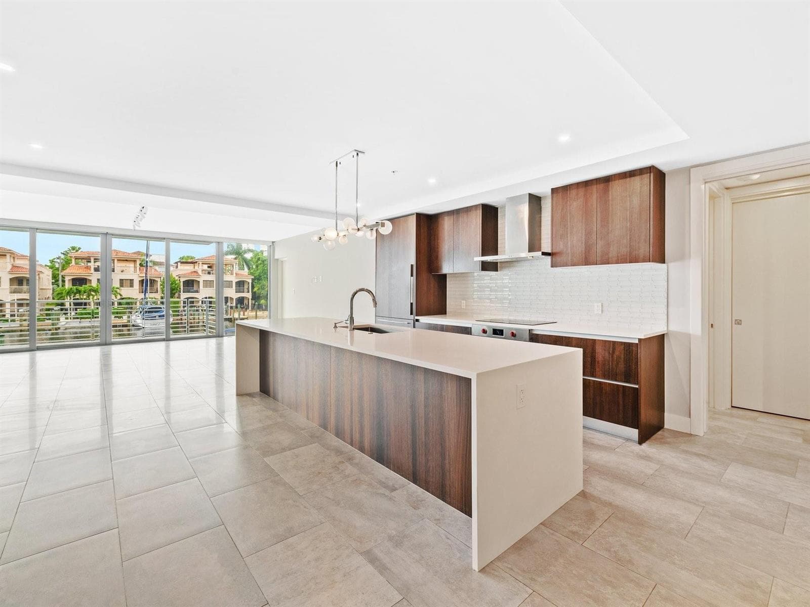 133 Isle Of Venice Drive #201 4