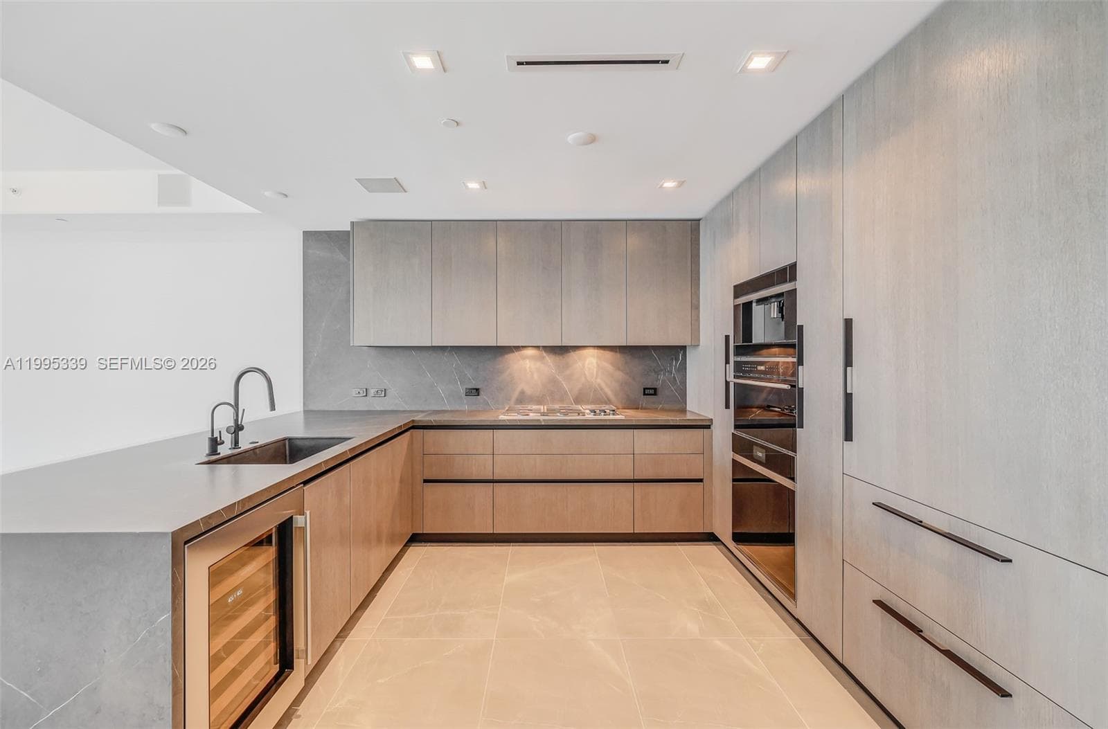 1116 N Ocean Blvd 806 photo 17