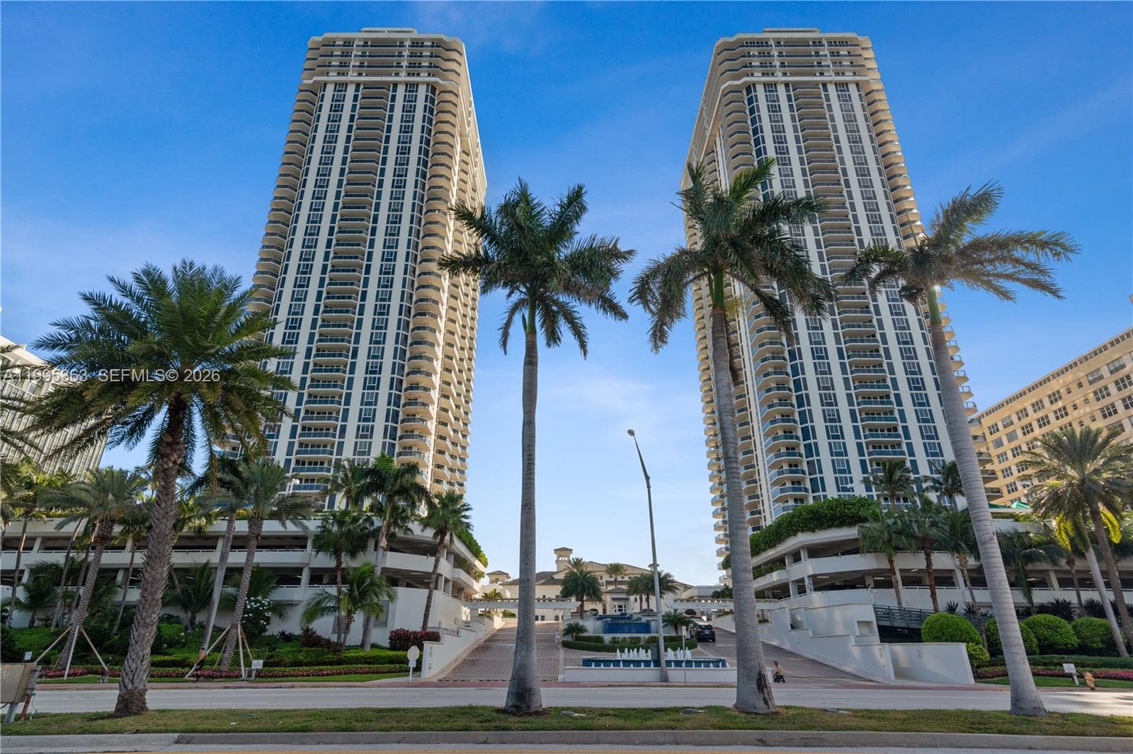 4779 Collins Ave 1706 photo 16