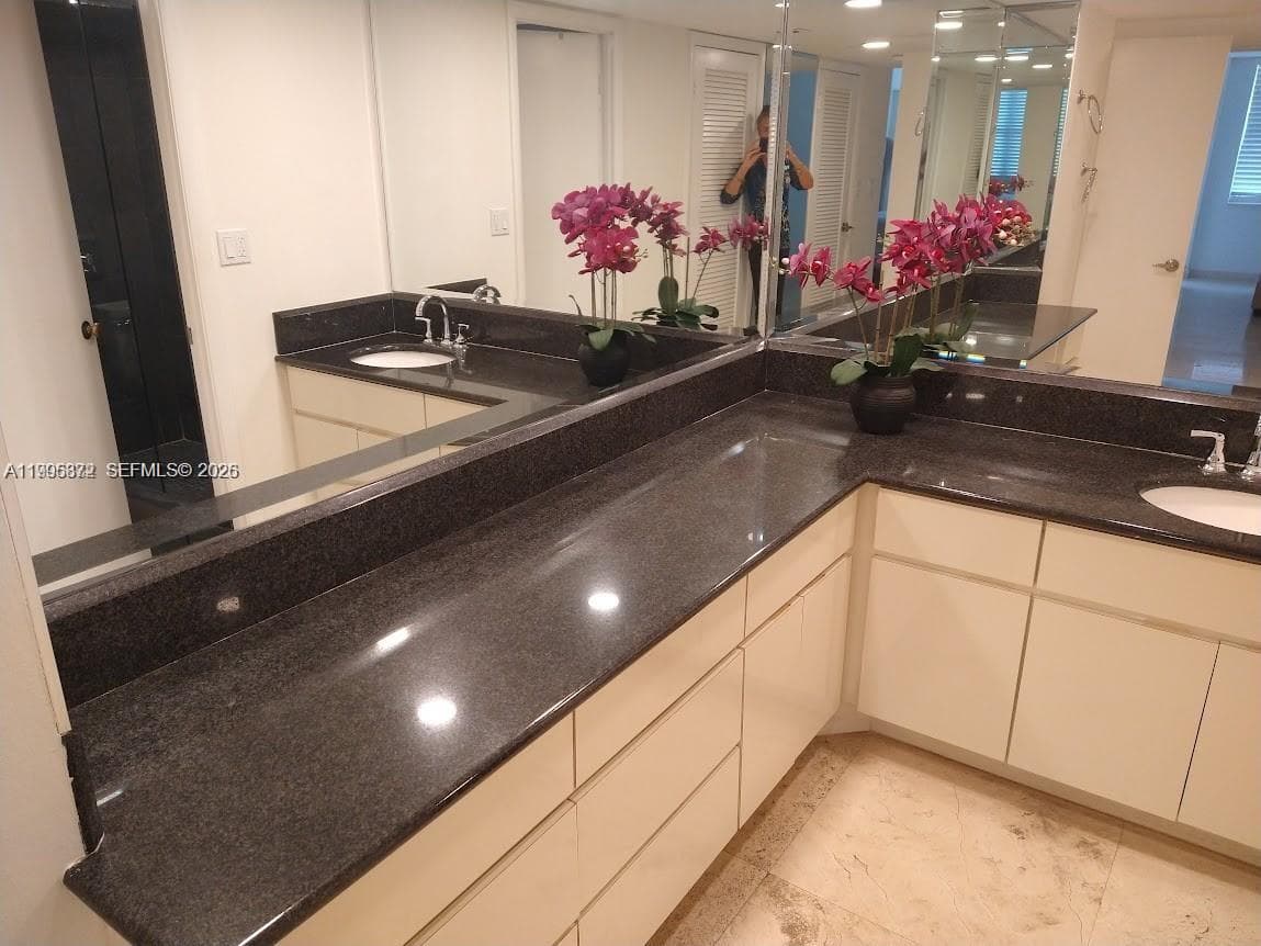 6039 Collins Ave 407 photo 5