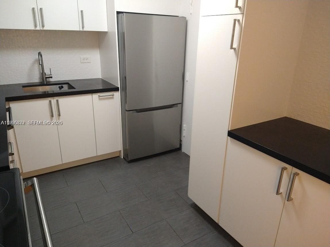 6039 Collins Ave 407 photo 15