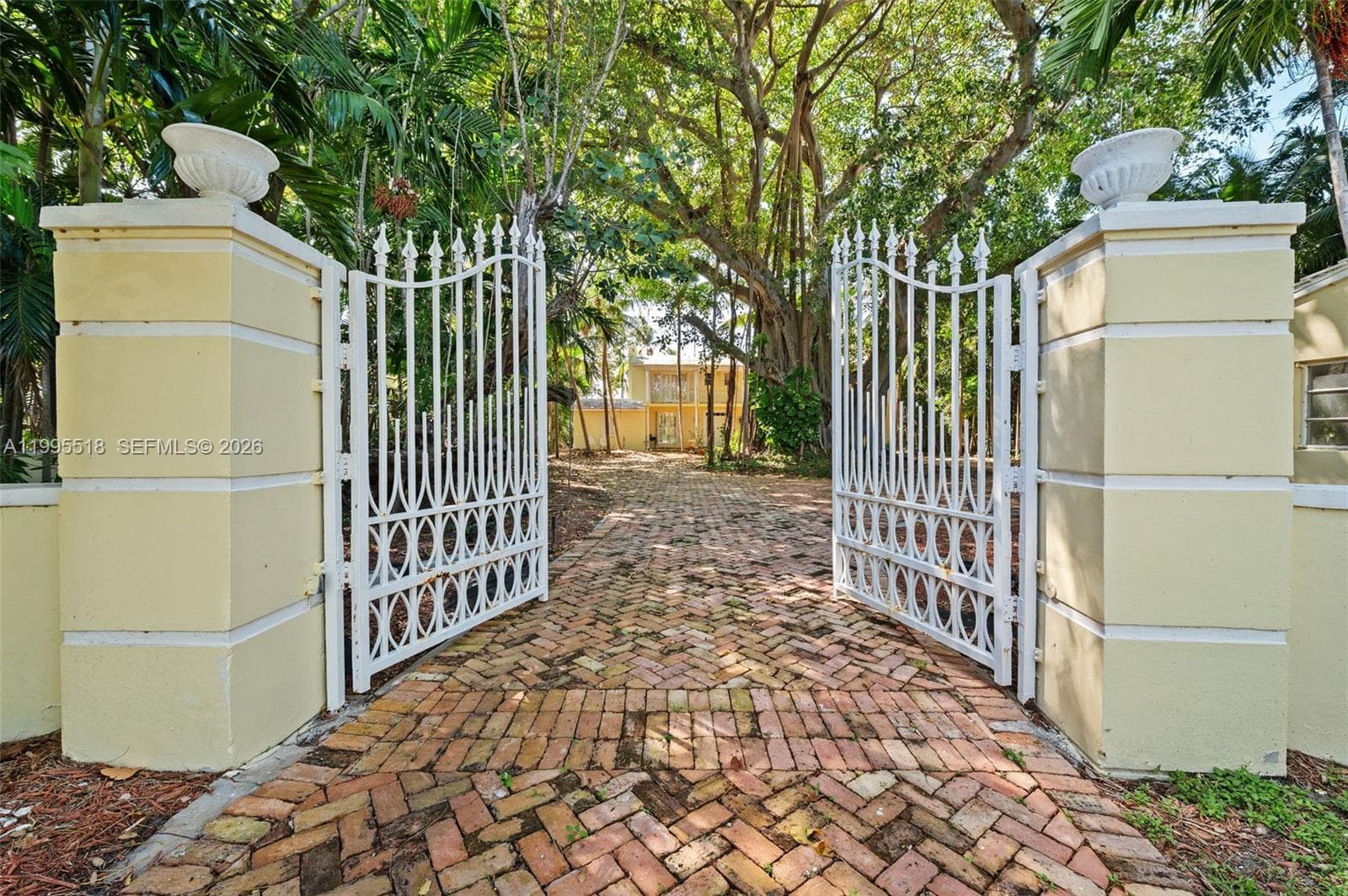 220 Bal Bay Dr 5
