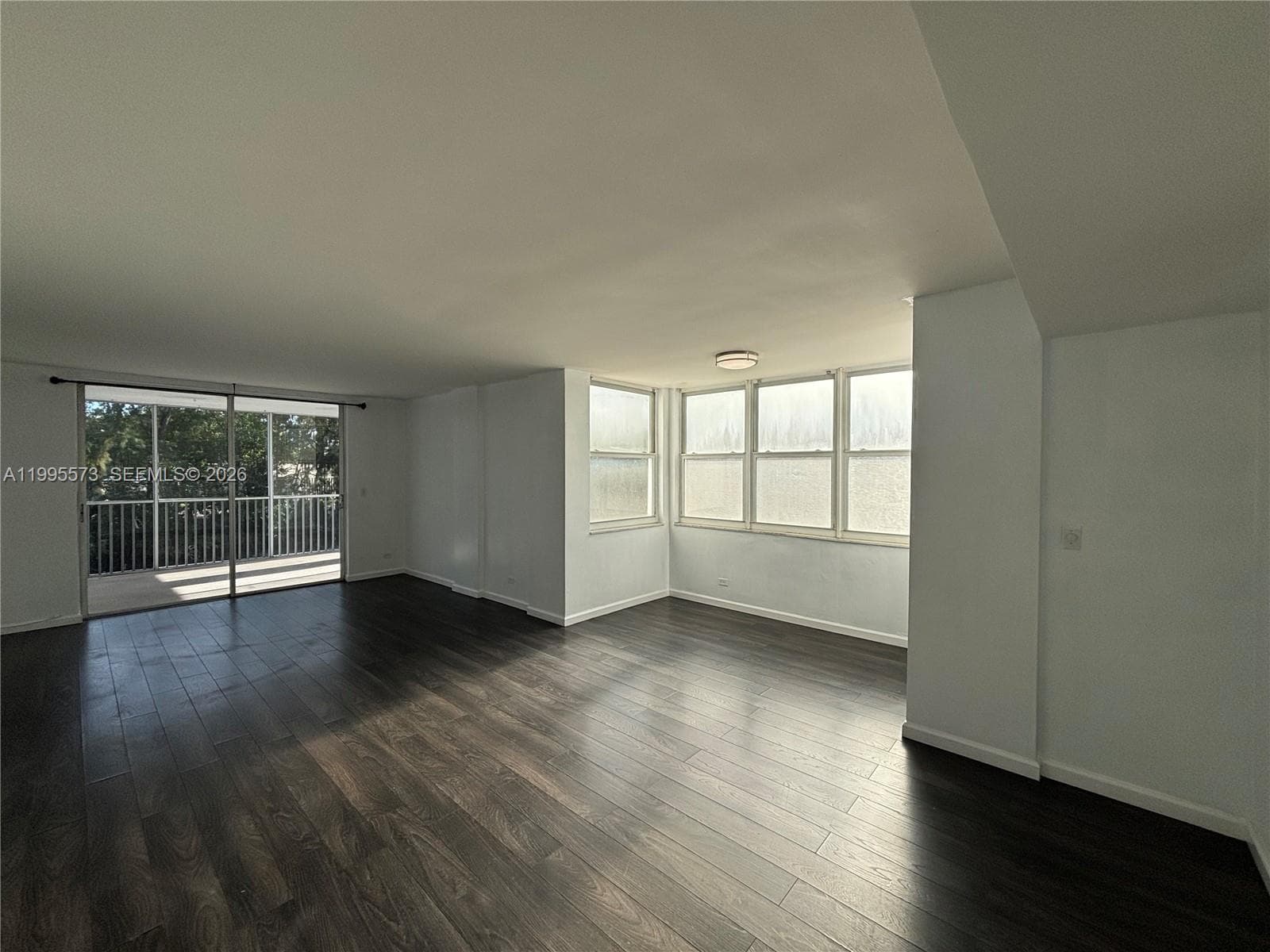 3660 NE 166th St 215 photo 2