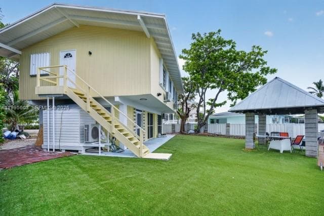 1126 Grand St 4