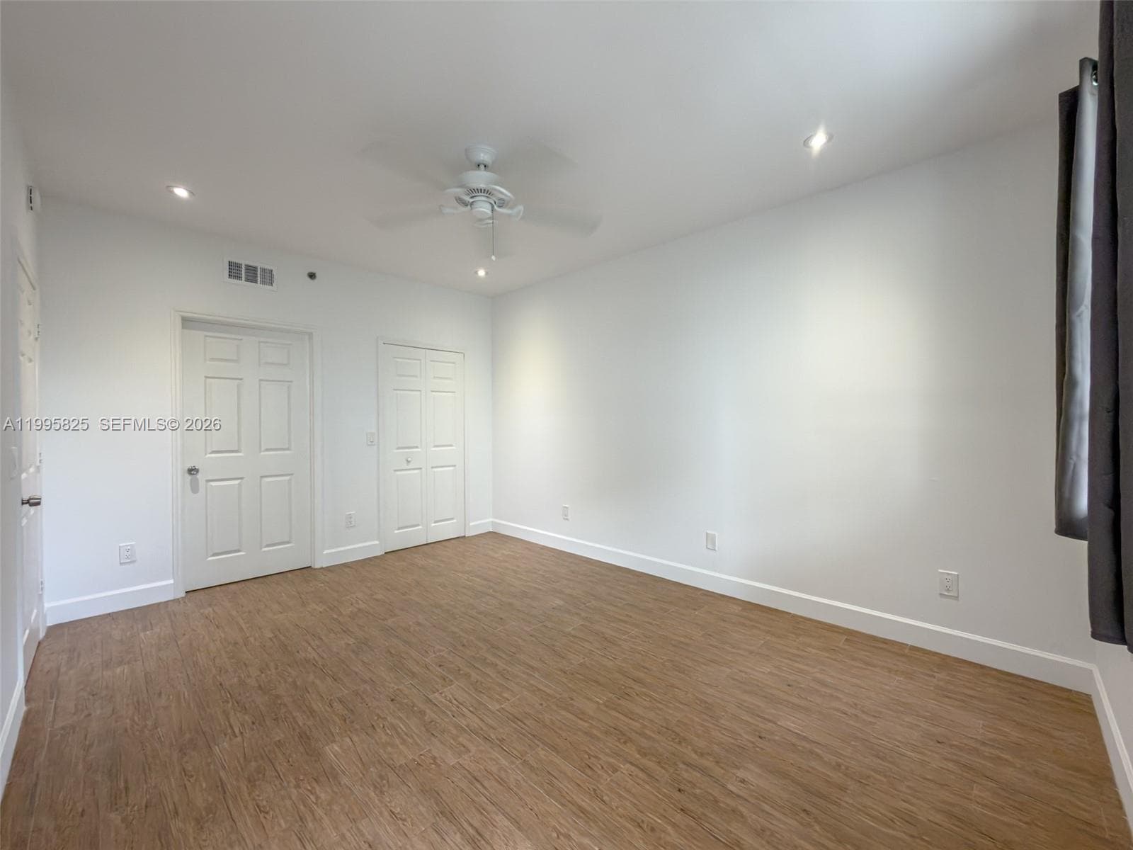 3245 NE 184th St 13405 photo 16