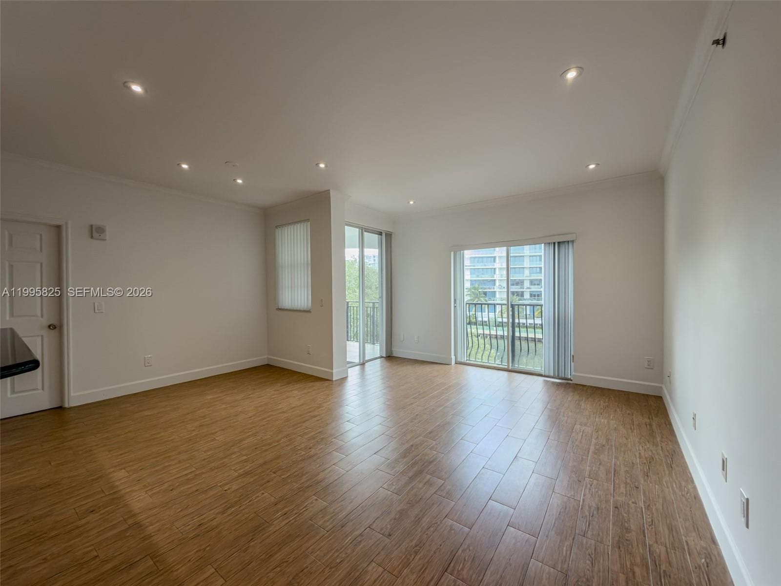3245 NE 184th St 13405 photo 12