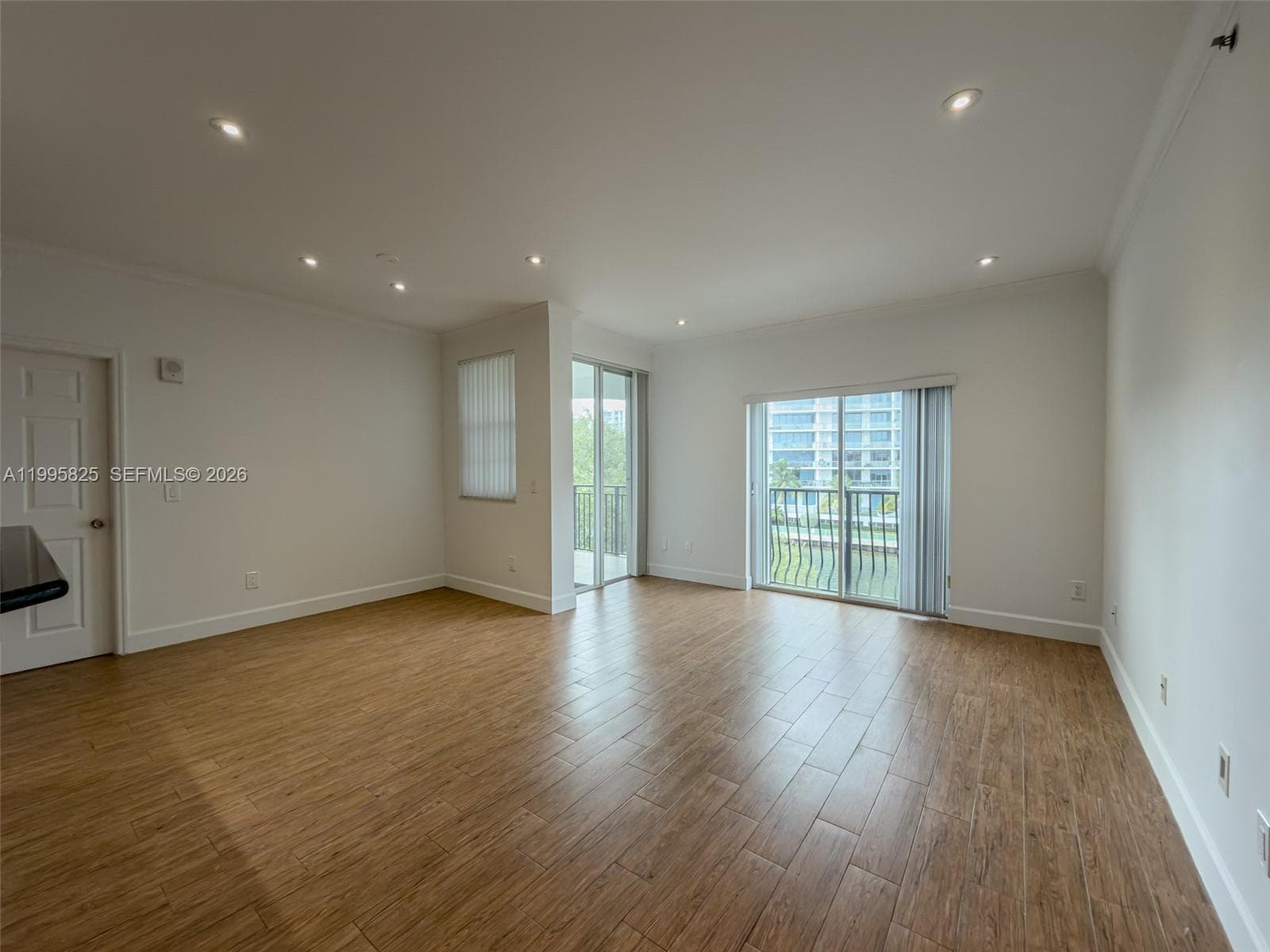 3245 NE 184th St 13405 photo 14