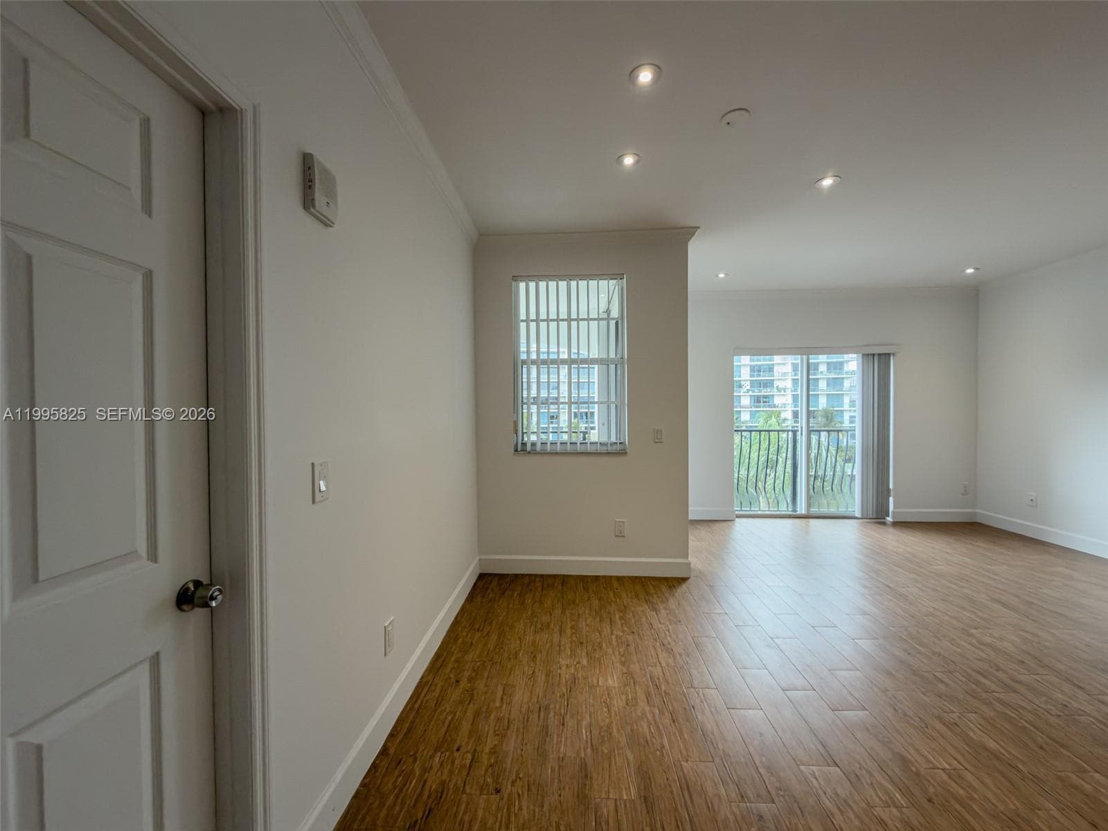 3245 NE 184th St 13405 photo 11