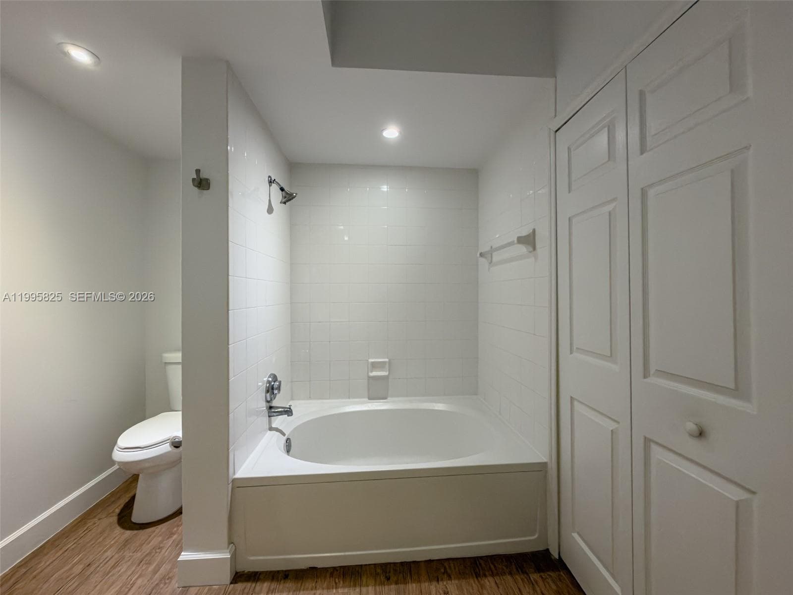 3245 NE 184th St 13405 photo 21