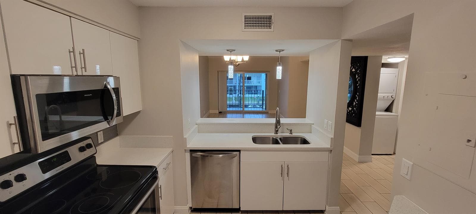 1125 Lake Shore Drive #202 3