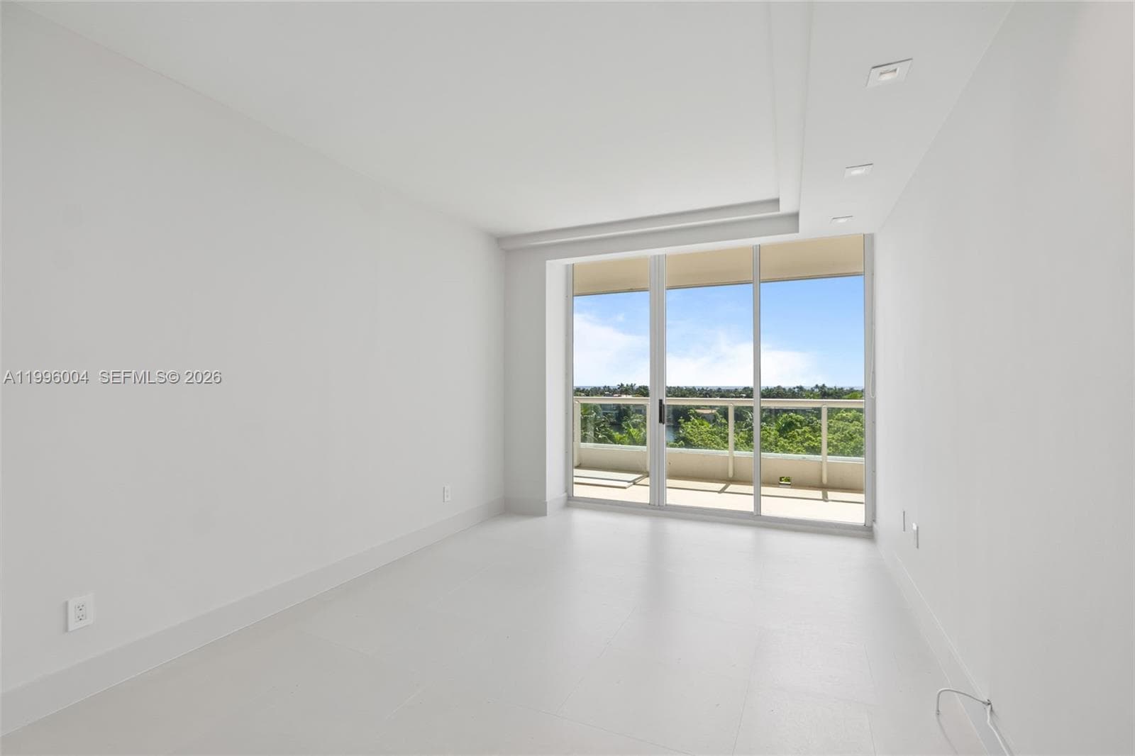 21150 Point Pl 701 photo 22