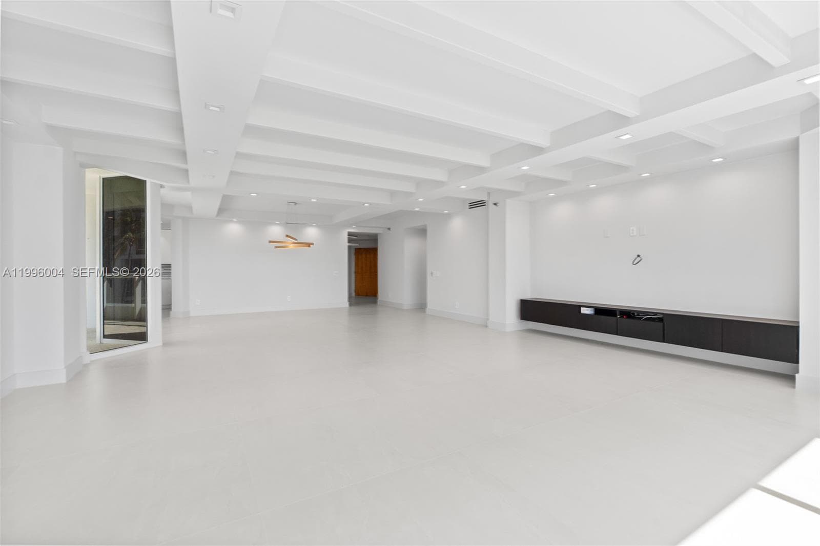 21150 Point Pl 701 photo 9